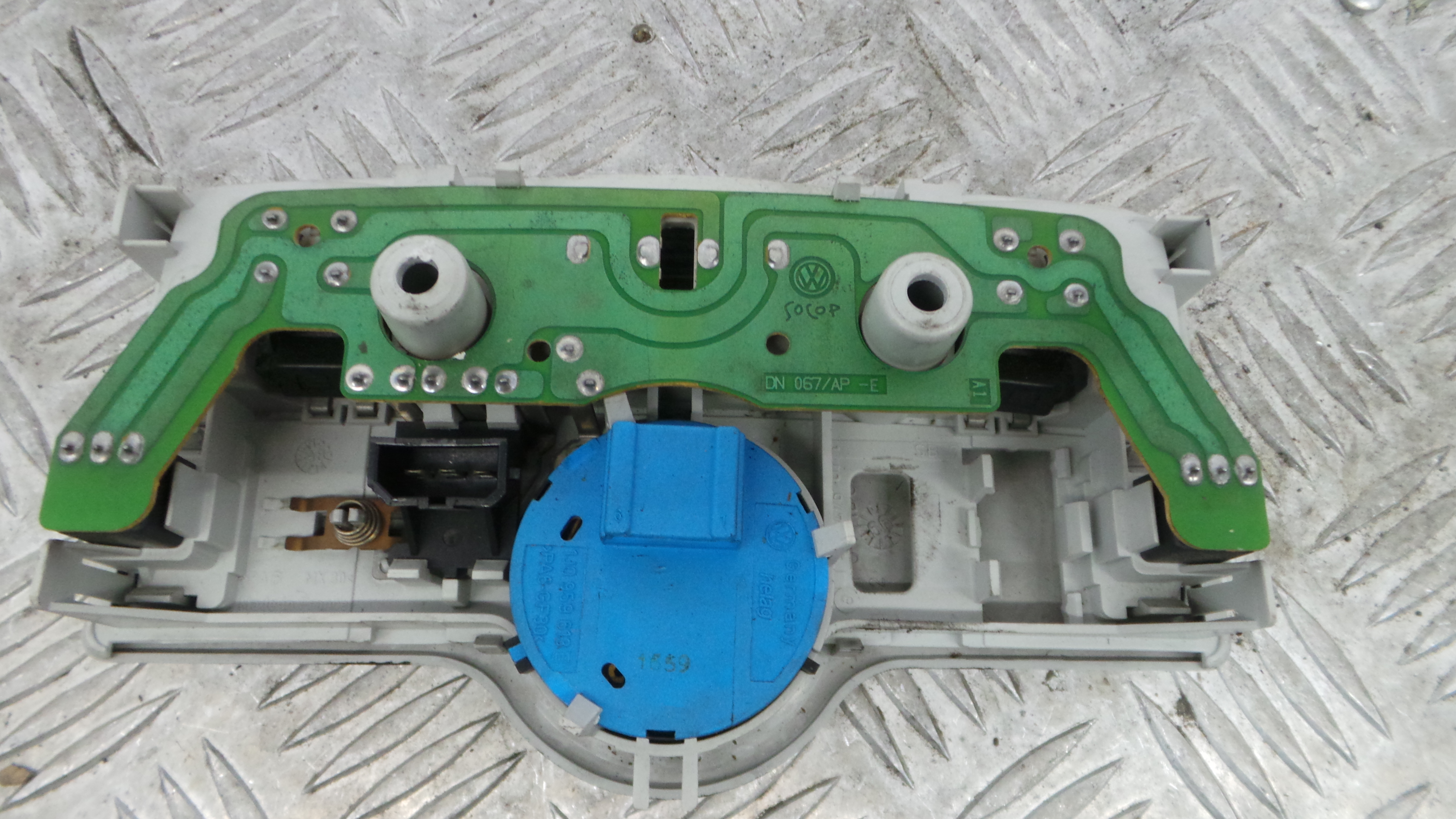 Plafonier Teto 1J0947105 - VW PASSAT B5 Estate (3B5), PASSAT B5 Variant (3B5)-36713435