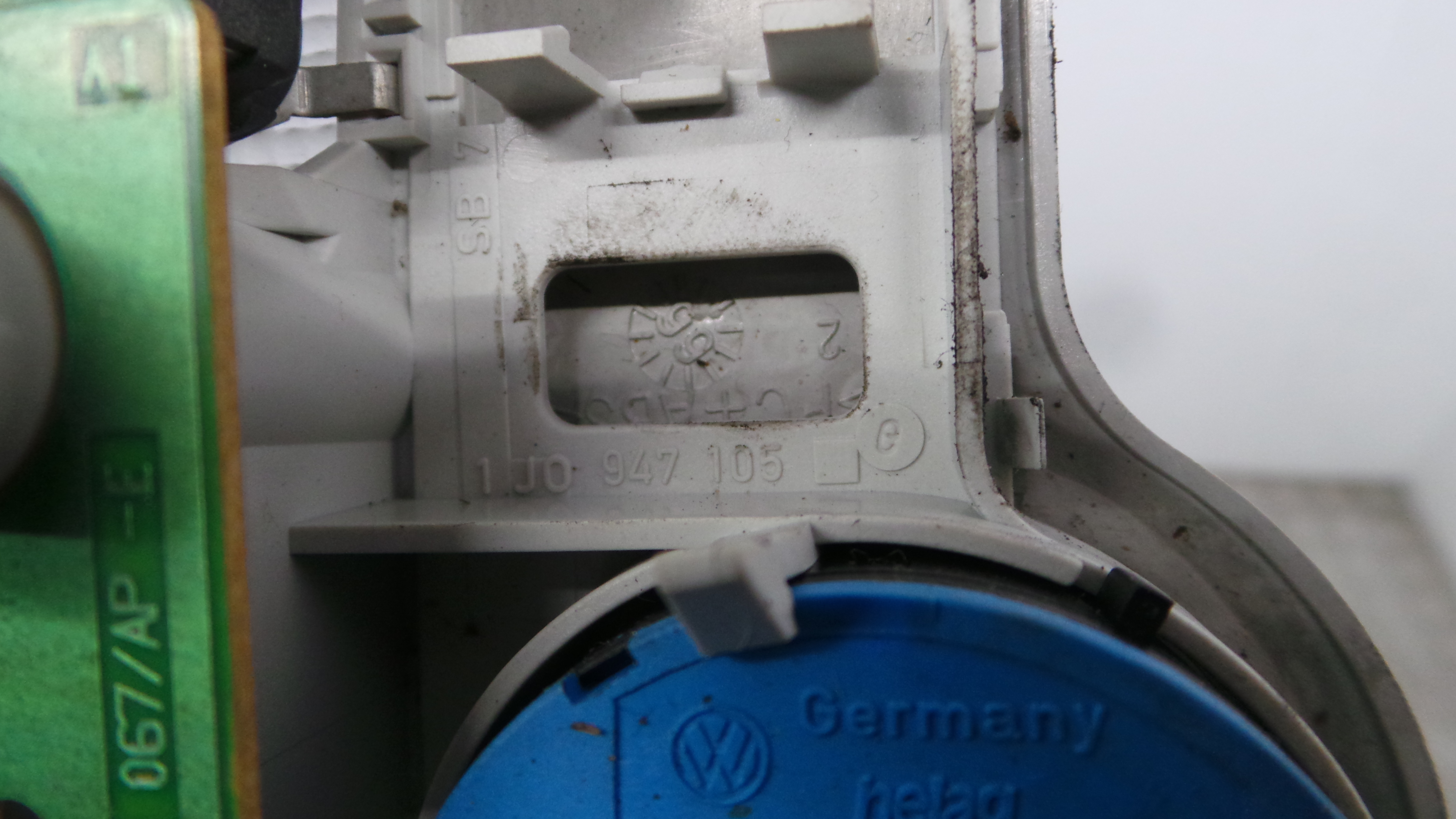 Plafonier Teto 1J0947105 - VW PASSAT B5 Estate (3B5), PASSAT B5 Variant (3B5)-36713435