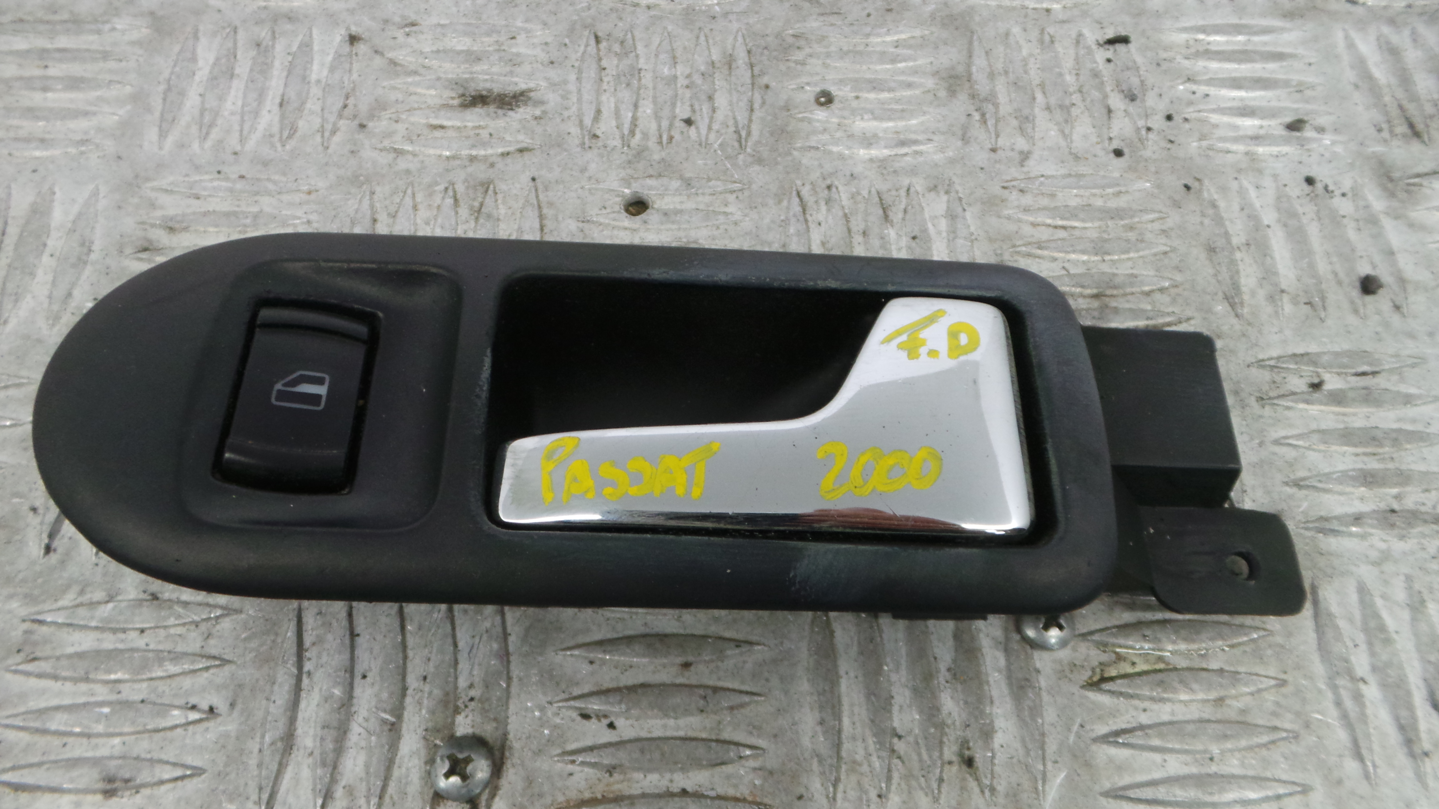 Puxador Interior Frente Direita 3B1837114 - VW PASSAT B5 Estate (3B5), PASSAT B5 Variant (3B5)-36713444