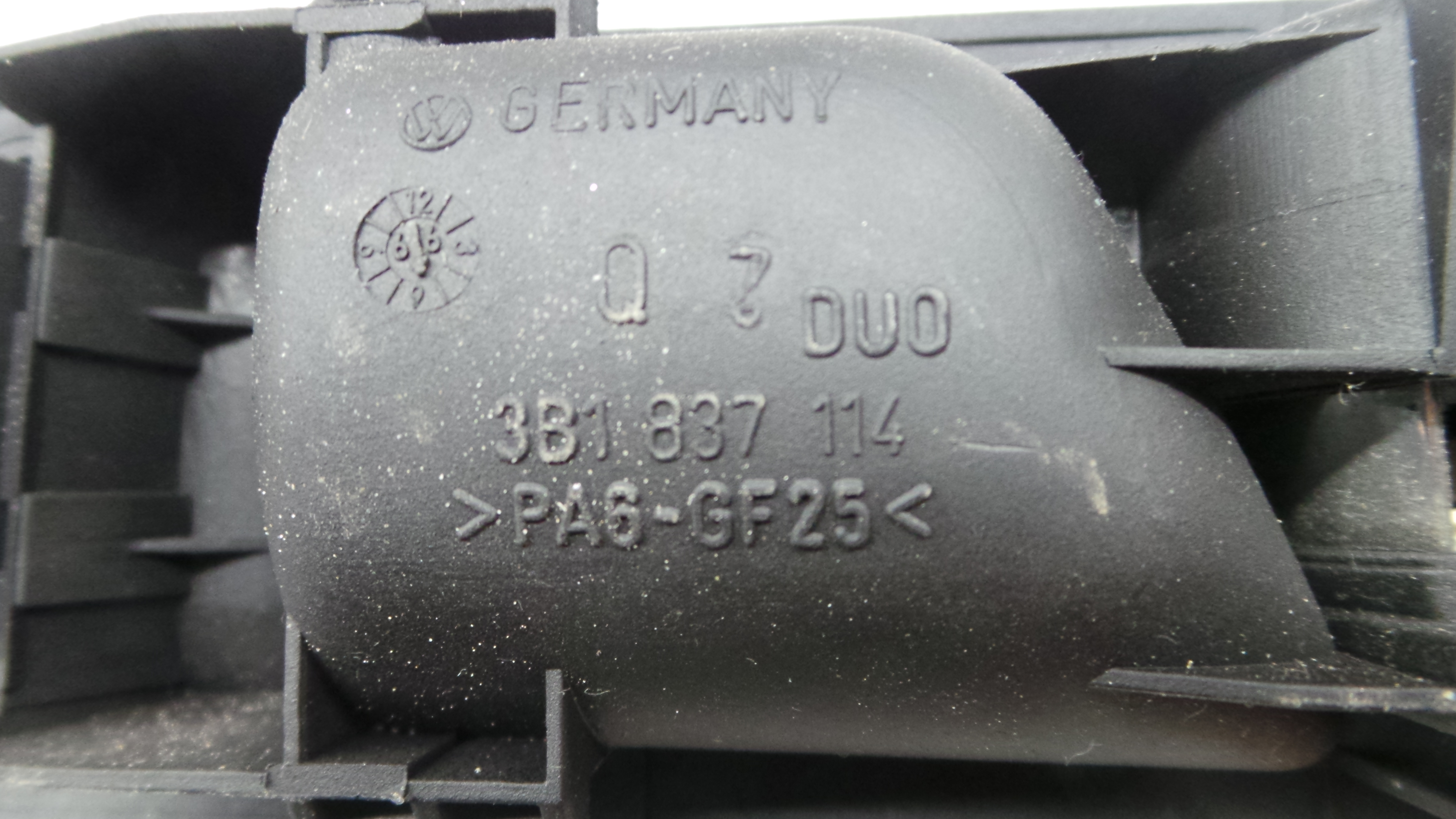 Puxador Interior Frente Direita 3B1837114 - VW PASSAT B5 Estate (3B5), PASSAT B5 Variant (3B5)-36713444