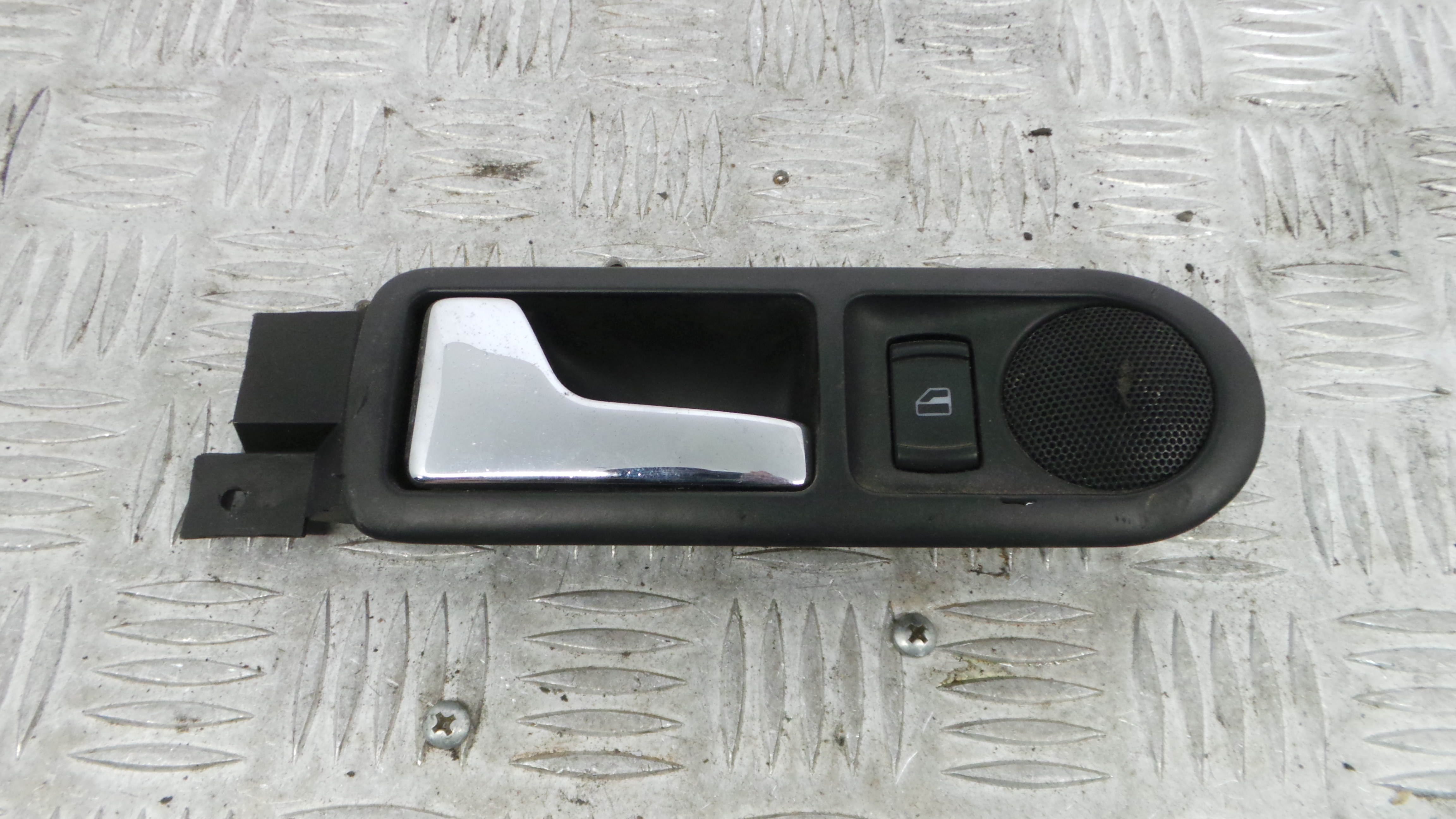 Puxador Interior Traseiro Esquerdo  3B0839113AR - VW PASSAT B5 Estate (3B5), PASSAT B5 Variant (3B5)-36713448