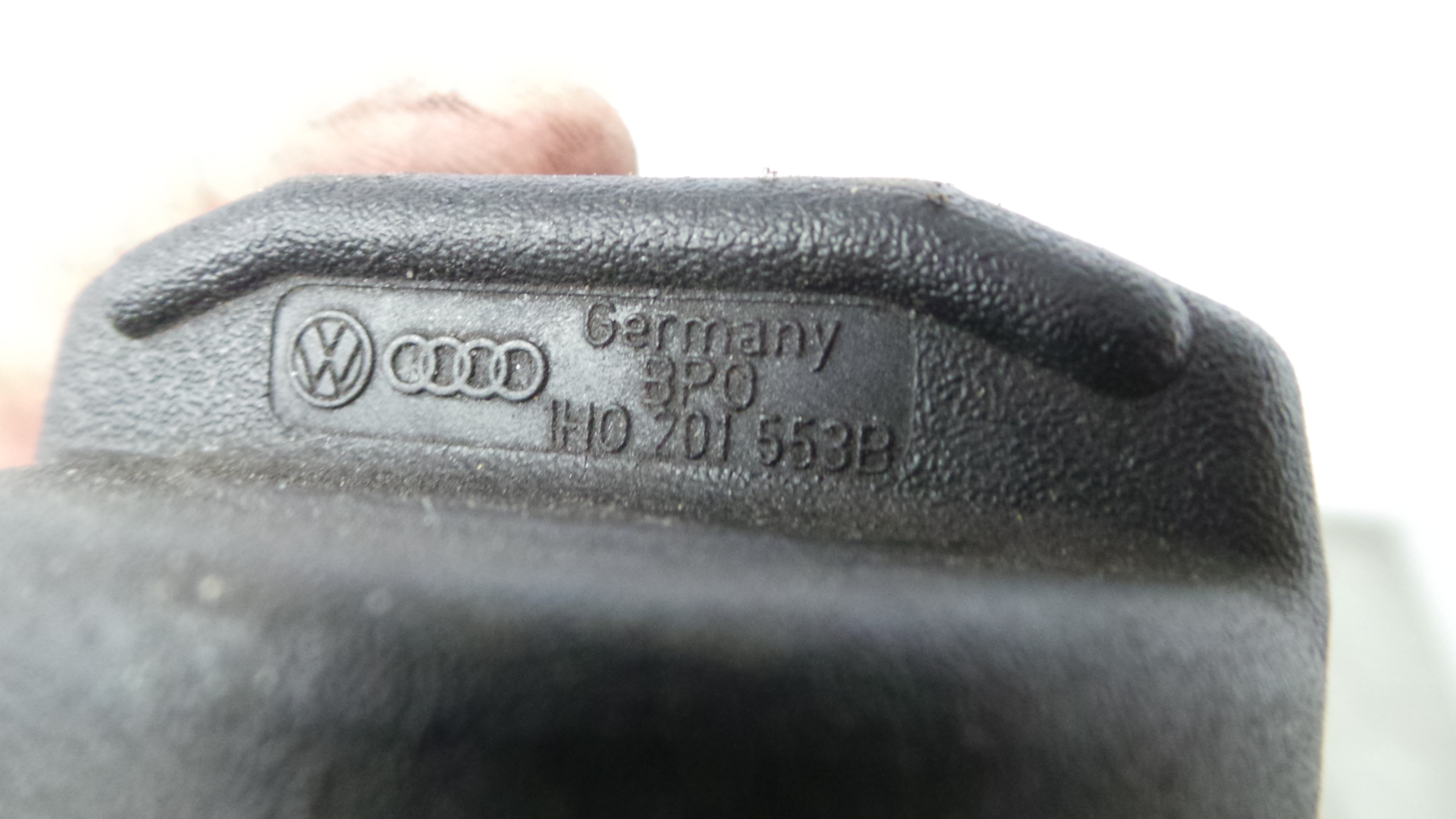 Tampão de Combustivel  1H0201553B - VW PASSAT B5 Estate (3B5), PASSAT B5 Variant (3B5)-36713474