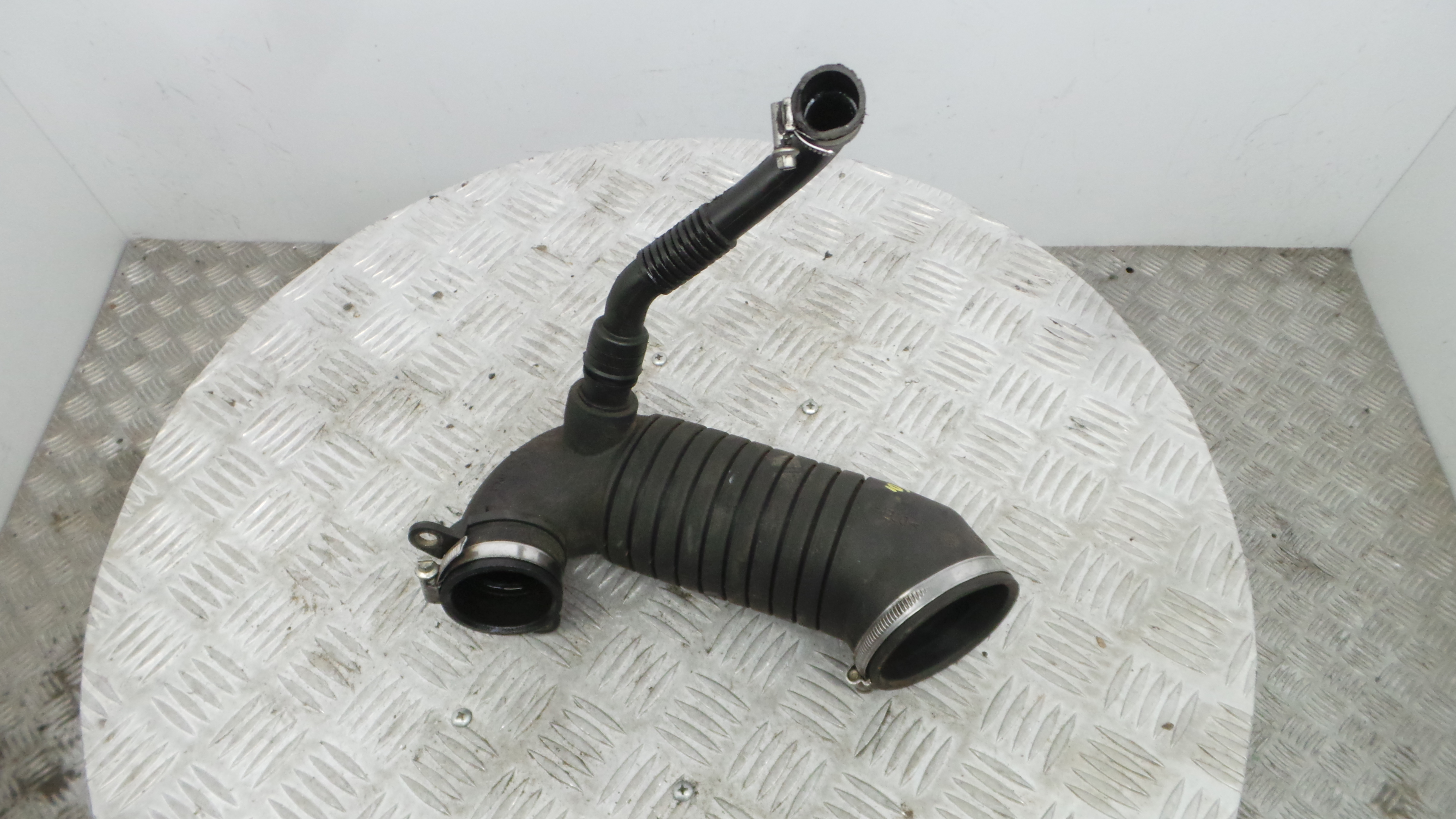 Tubo Intercooler 8D0129615F - VW PASSAT B5 Estate (3B5), PASSAT B5 Variant (3B5)-36713477