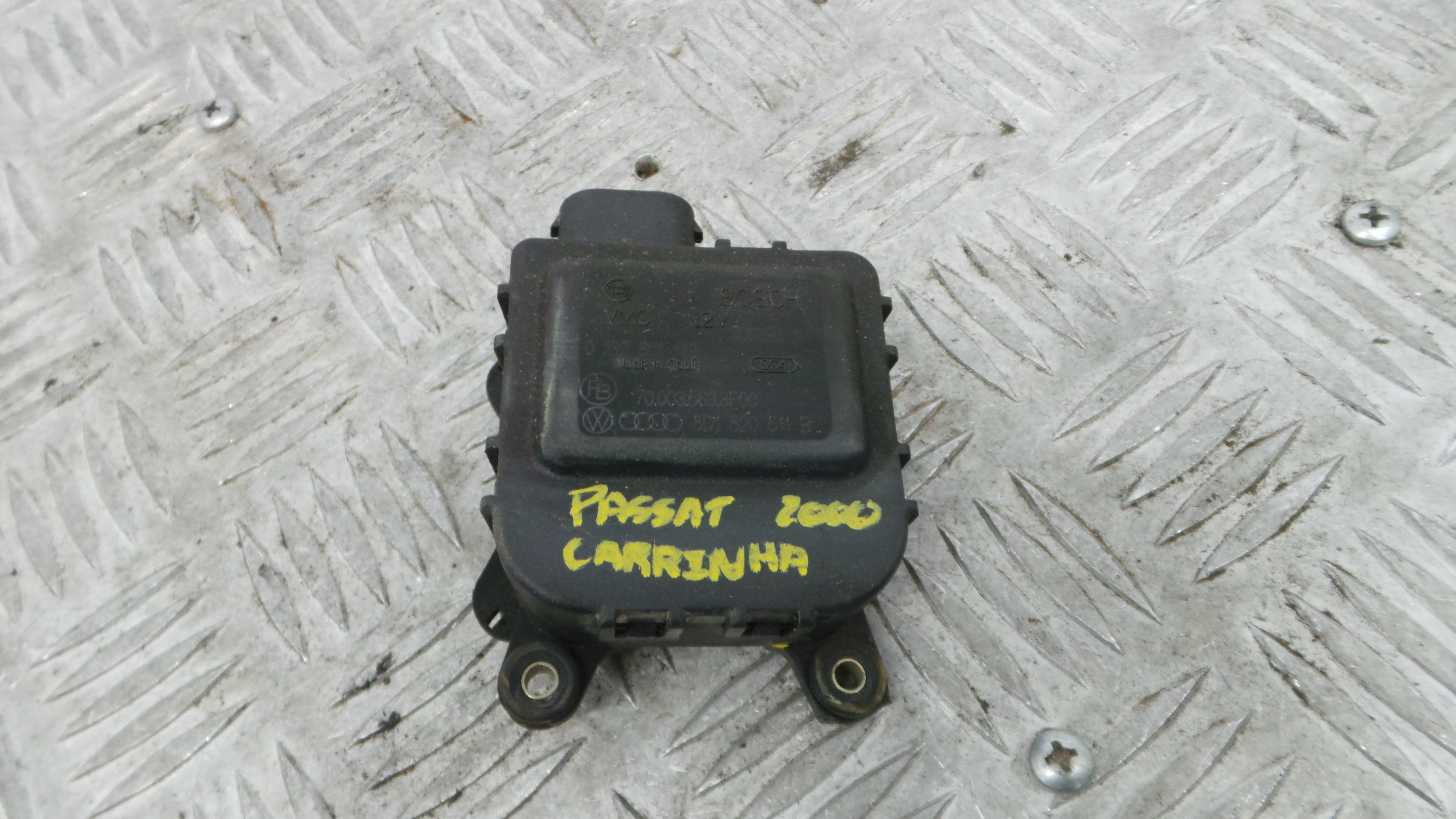 Atuador do Circuito de Ar  8D1820511B - VW PASSAT B5 Estate (3B5), PASSAT B5 Variant (3B5)-36713521