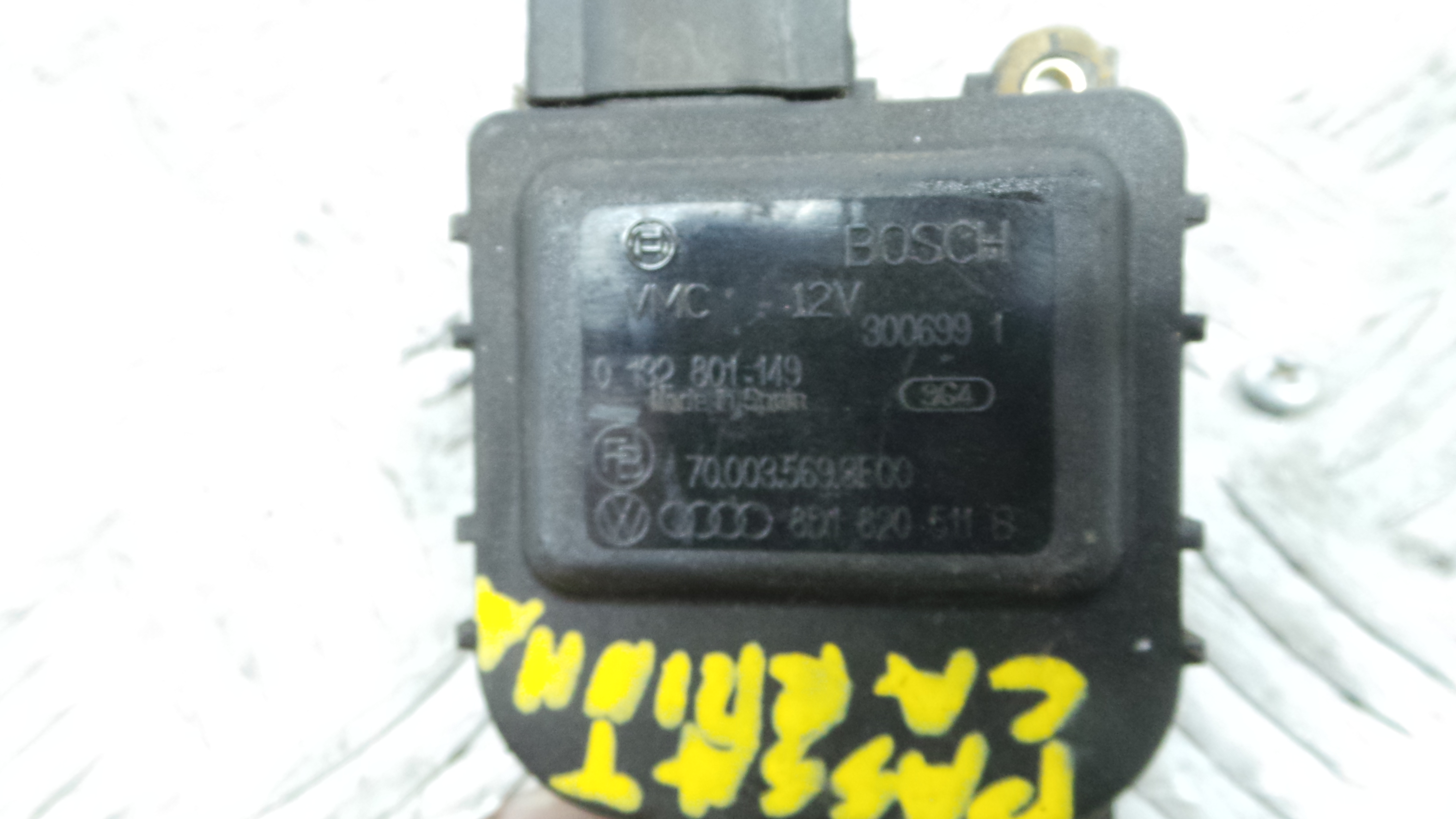Atuador do Circuito de Ar  8D1820511B - VW PASSAT B5 Estate (3B5), PASSAT B5 Variant (3B5)-36713524