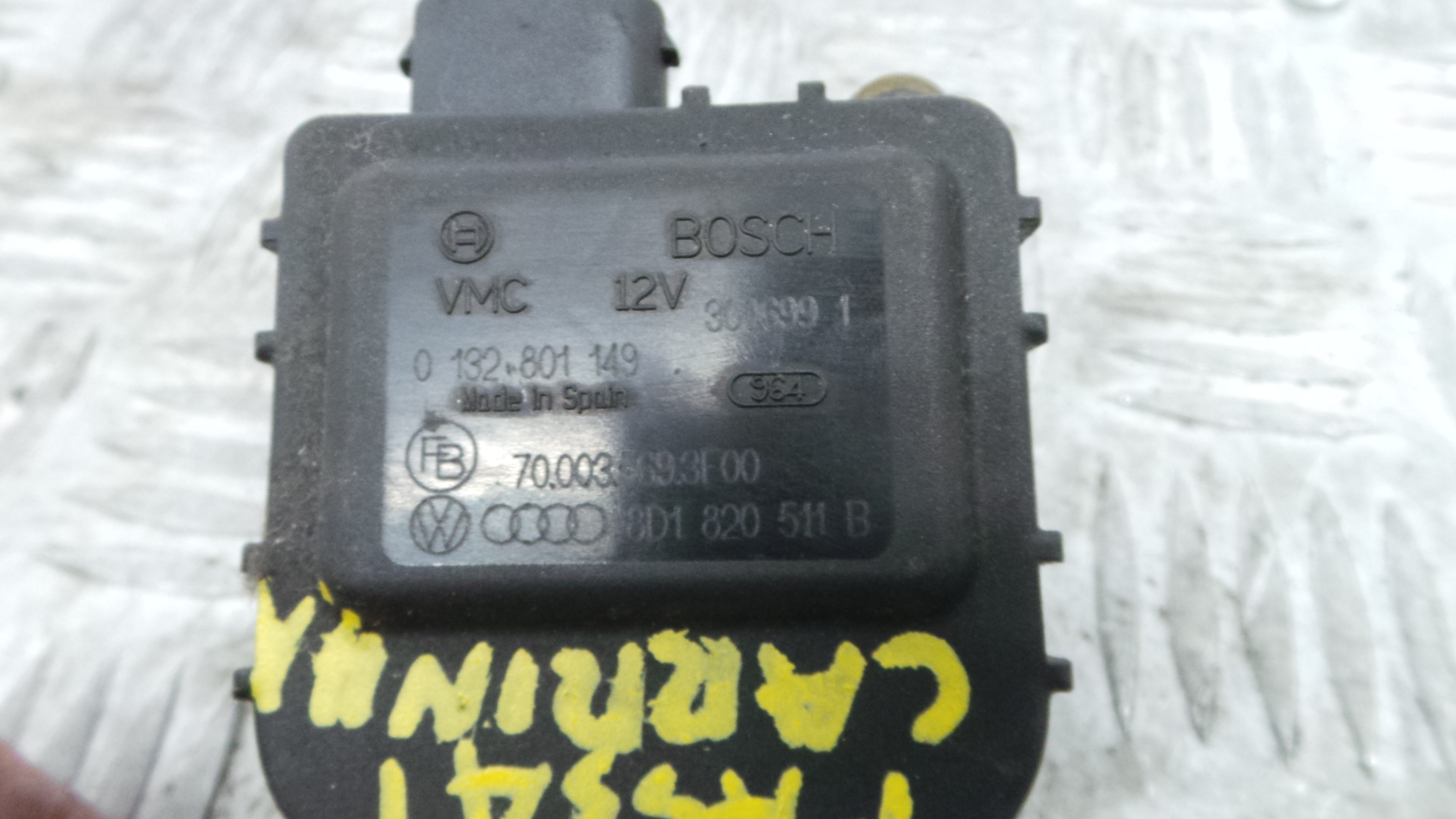 Atuador do Circuito de Ar  8D1820511B - VW PASSAT B5 Estate (3B5), PASSAT B5 Variant (3B5)-36713527