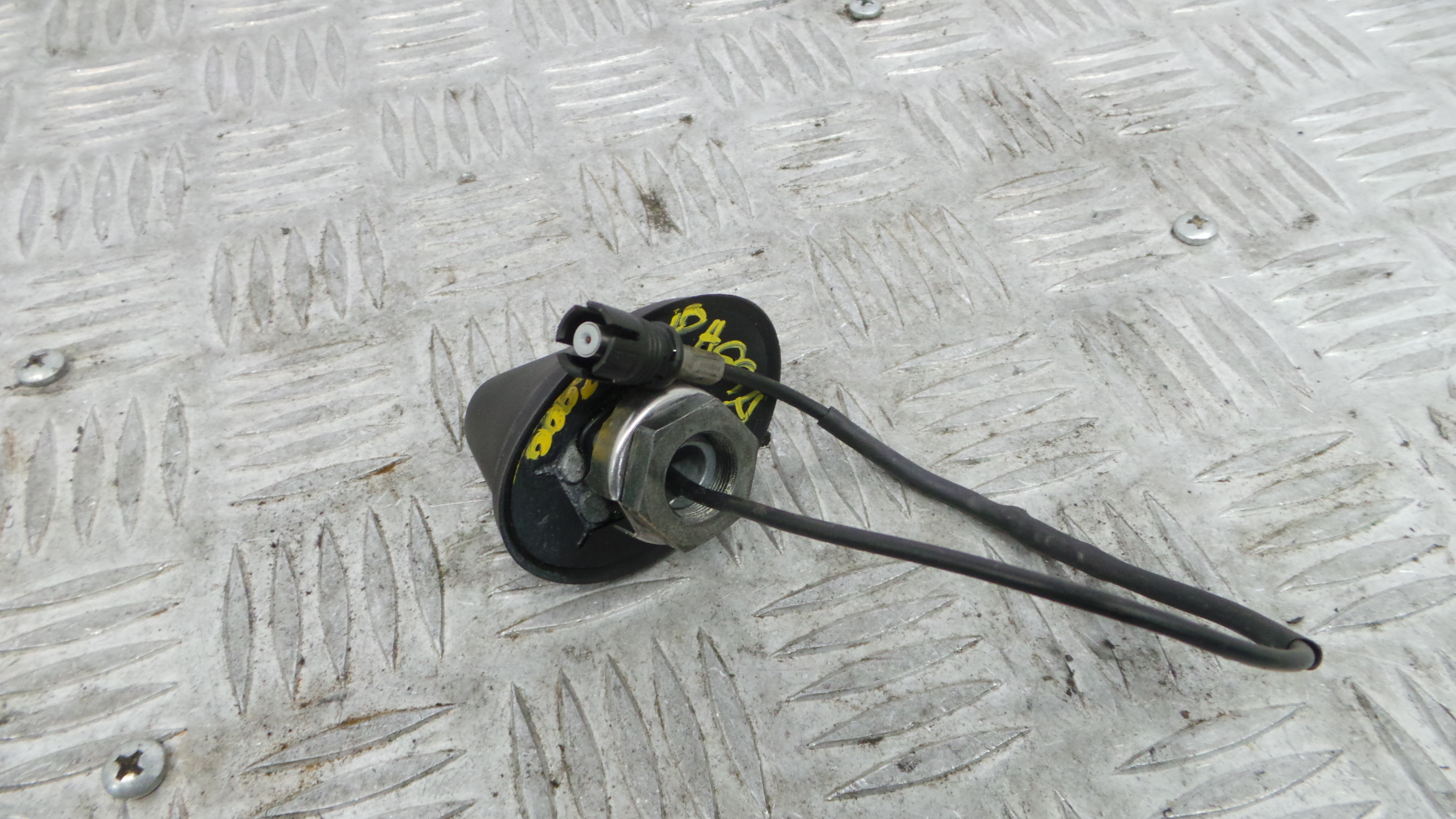 Antena  - VW PASSAT B5 Estate (3B5), PASSAT B5 Variant (3B5)-36713530