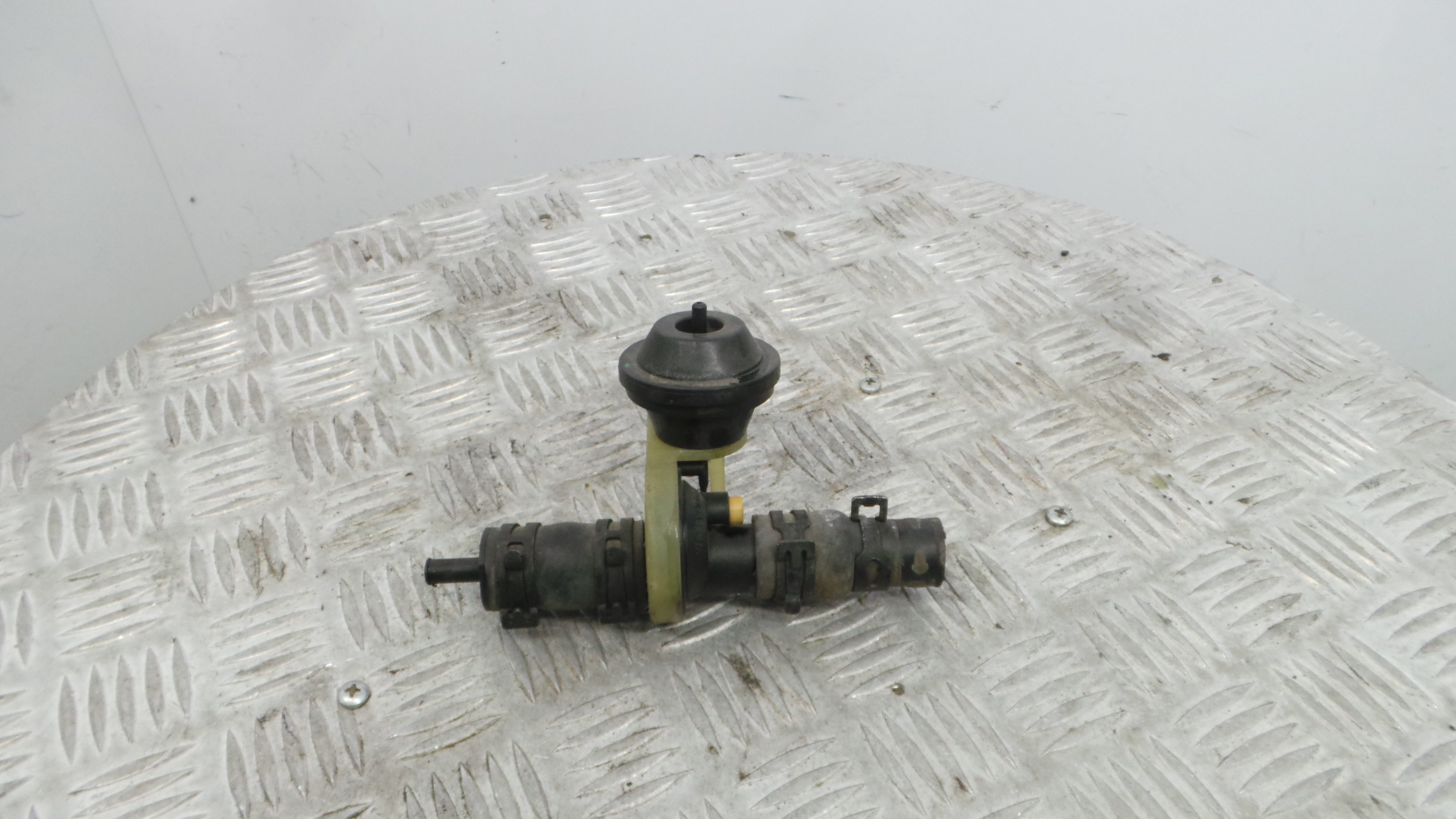 Válvula de Refrigeração 4A0819809 - VW PASSAT B5 Estate (3B5), PASSAT B5 Variant (3B5)-36713536