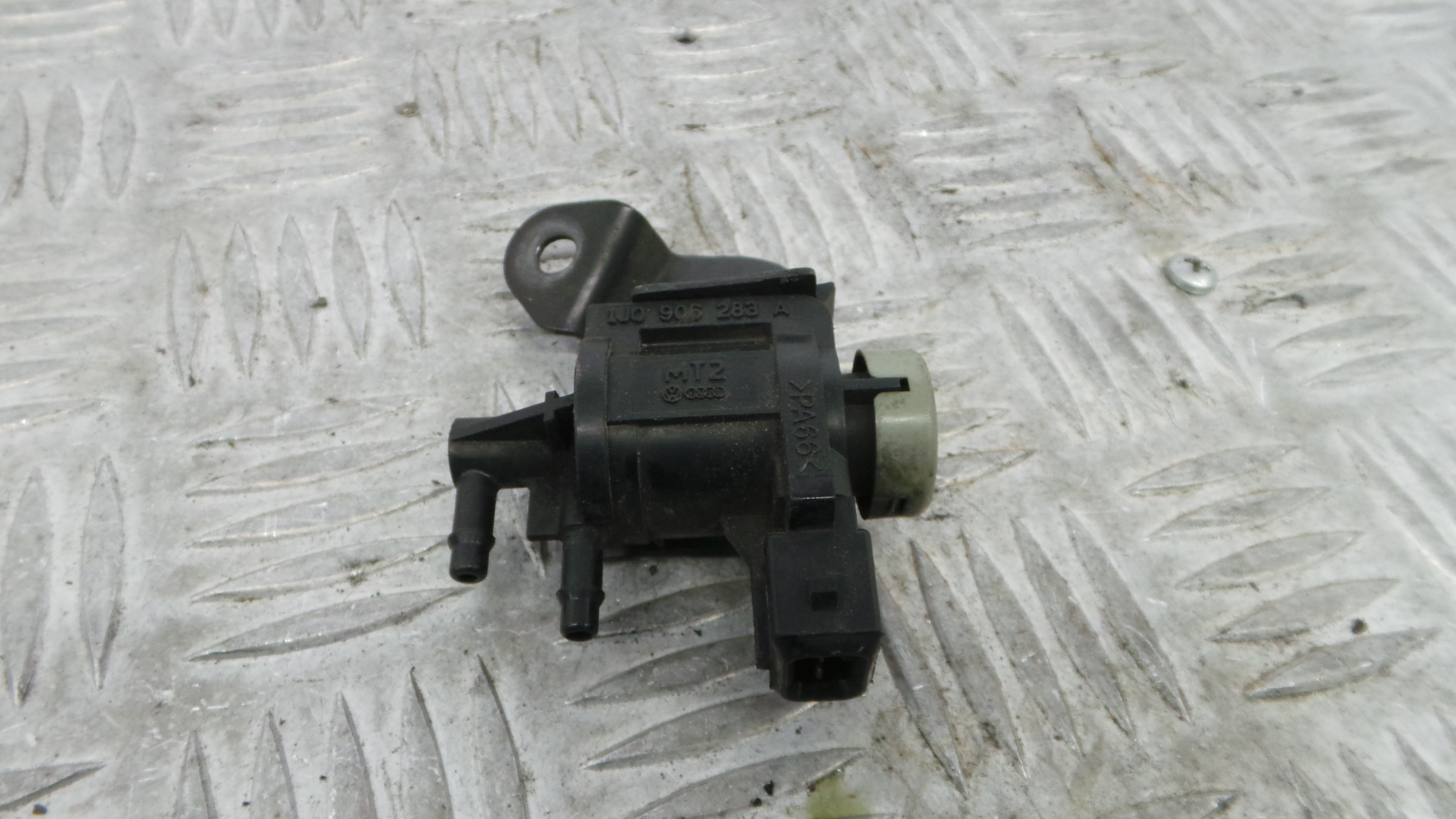 Valvula De Vacuo Controlo Dos Gases De Escape 1J0906283A - VW PASSAT B5 Estate (3B5), PASSAT B5 Vari-36713539