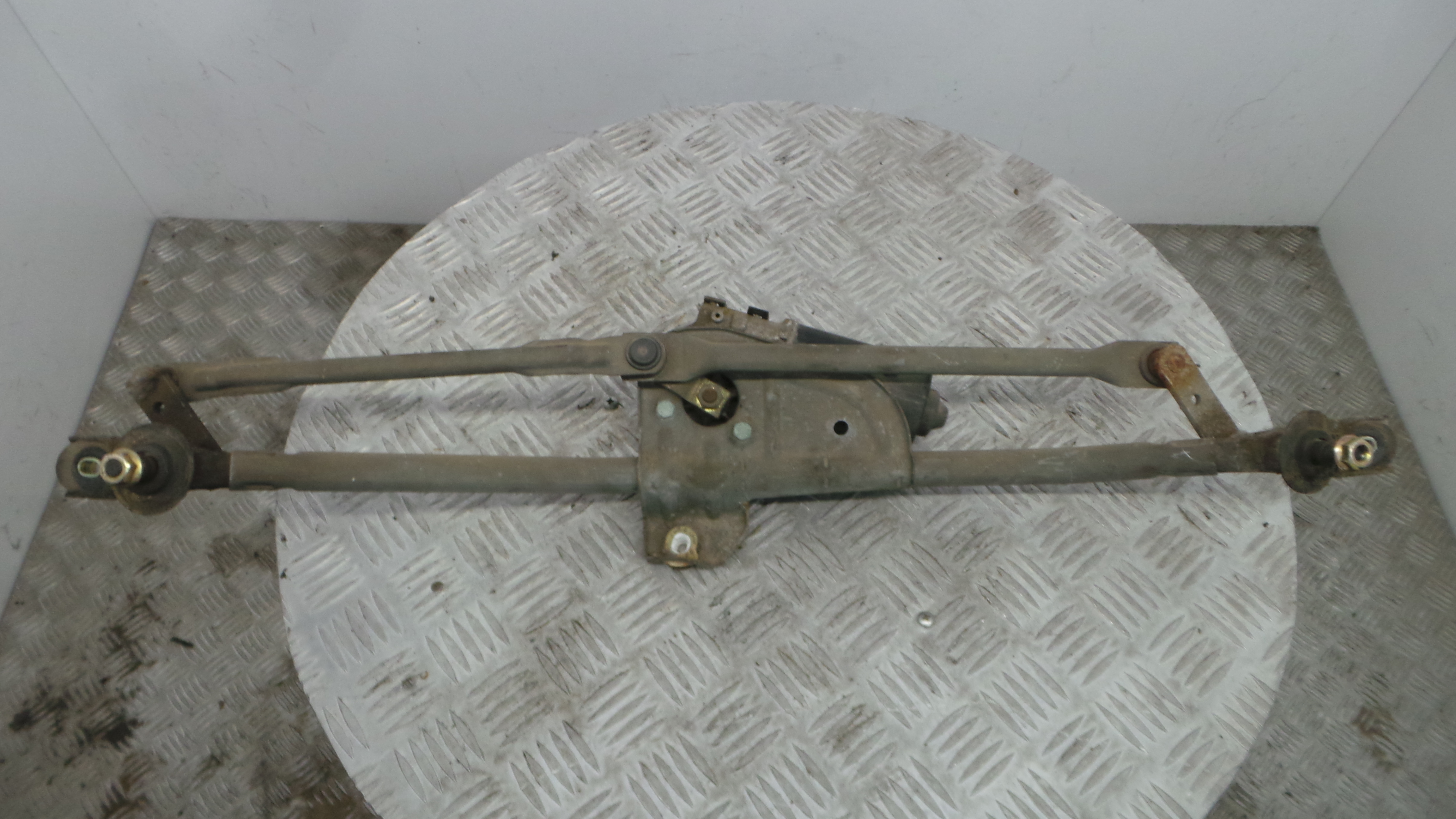 Motor Limpa Vidros Frente  8D1956326B - VW PASSAT B5 Estate (3B5), PASSAT B5 Variant (3B5)-36713549
