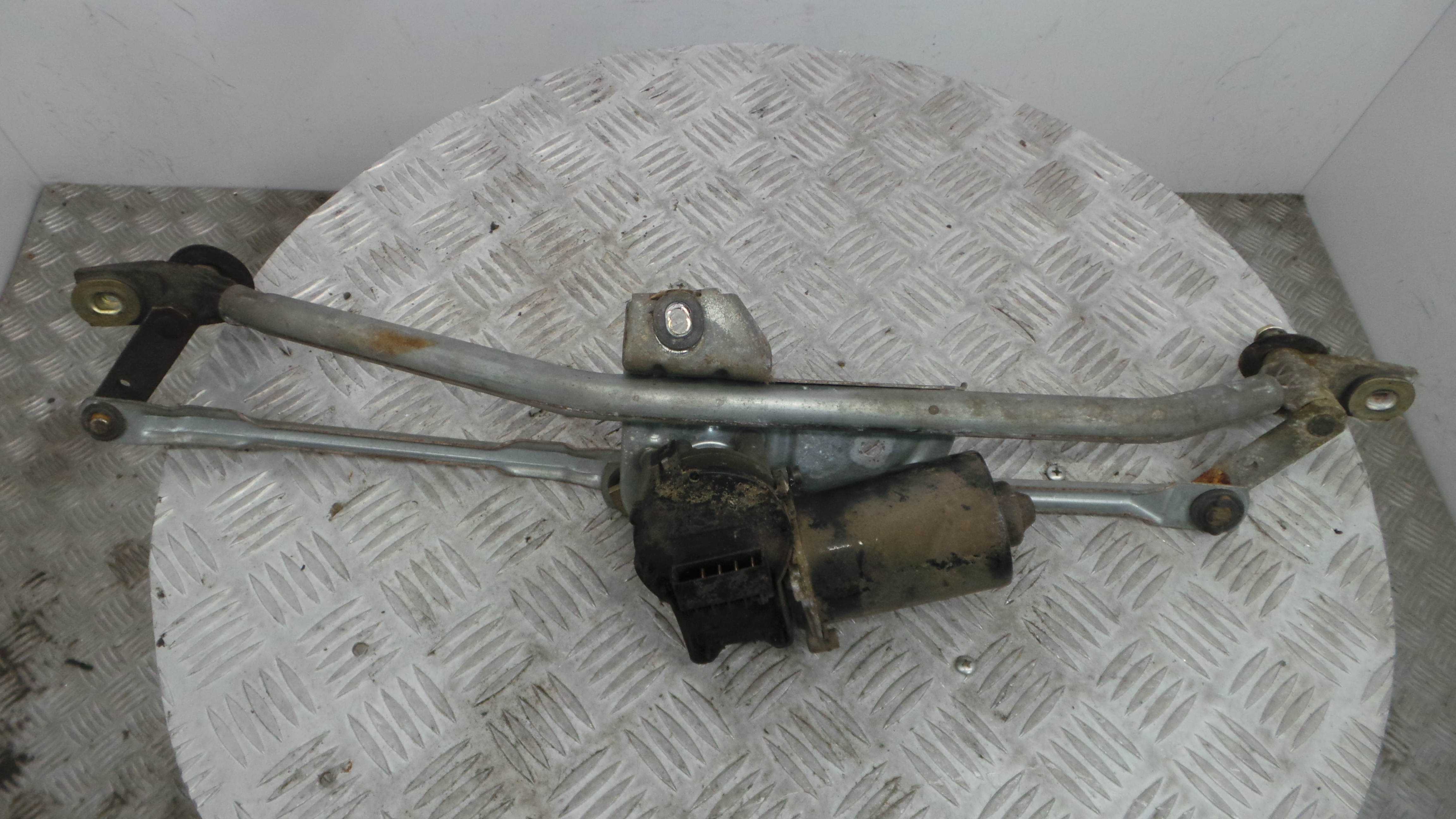 Motor Limpa Vidros Frente 8D1956326B - VW PASSAT B5 Estate (3B5), PASSAT B5 Variant (3B5)-36713549