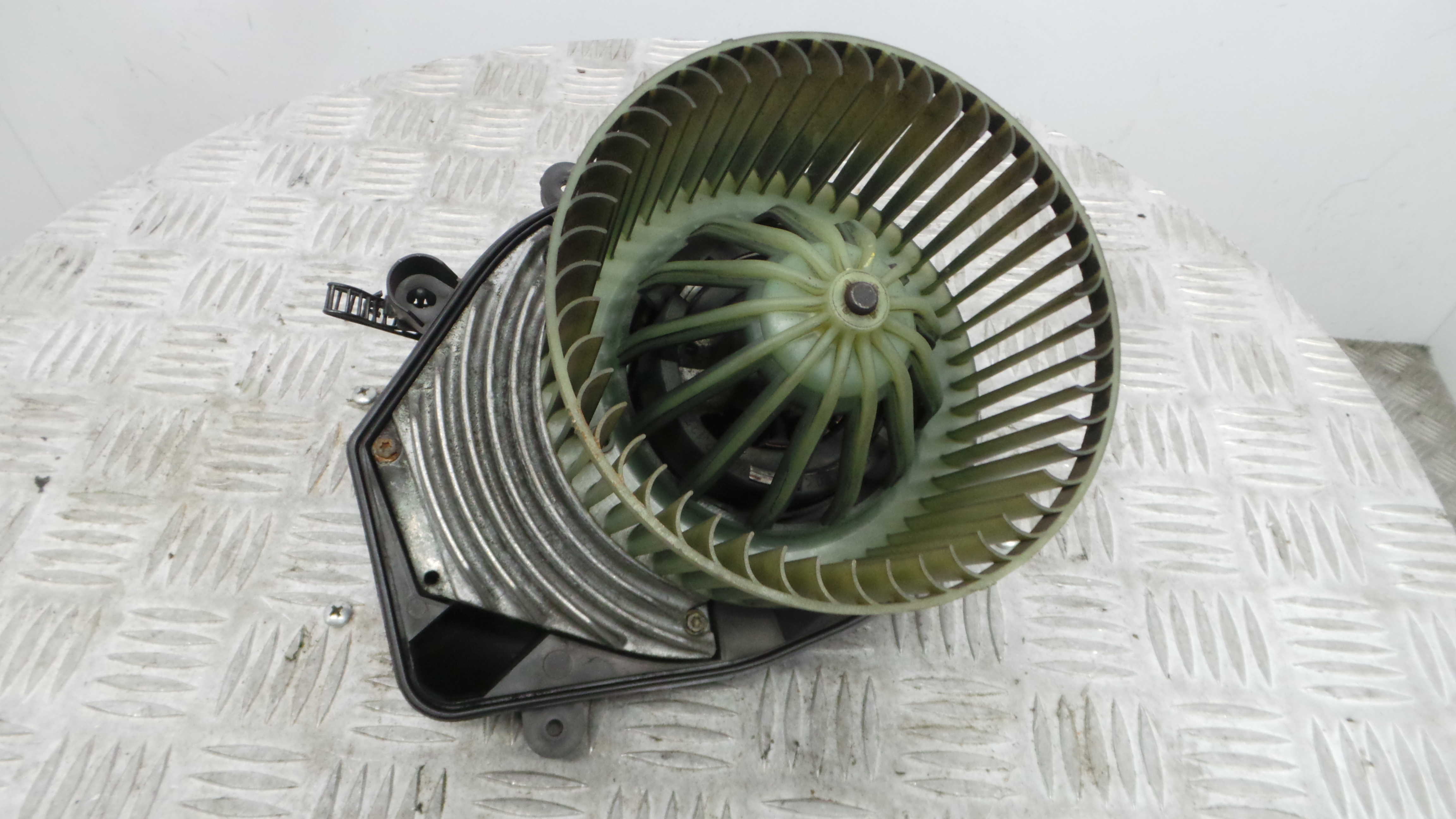 Motor da Chauffage / Motor de Sofagem 8D1820021 - VW PASSAT B5 Estate (3B5), PASSAT B5 Variant (3B5)-36713568