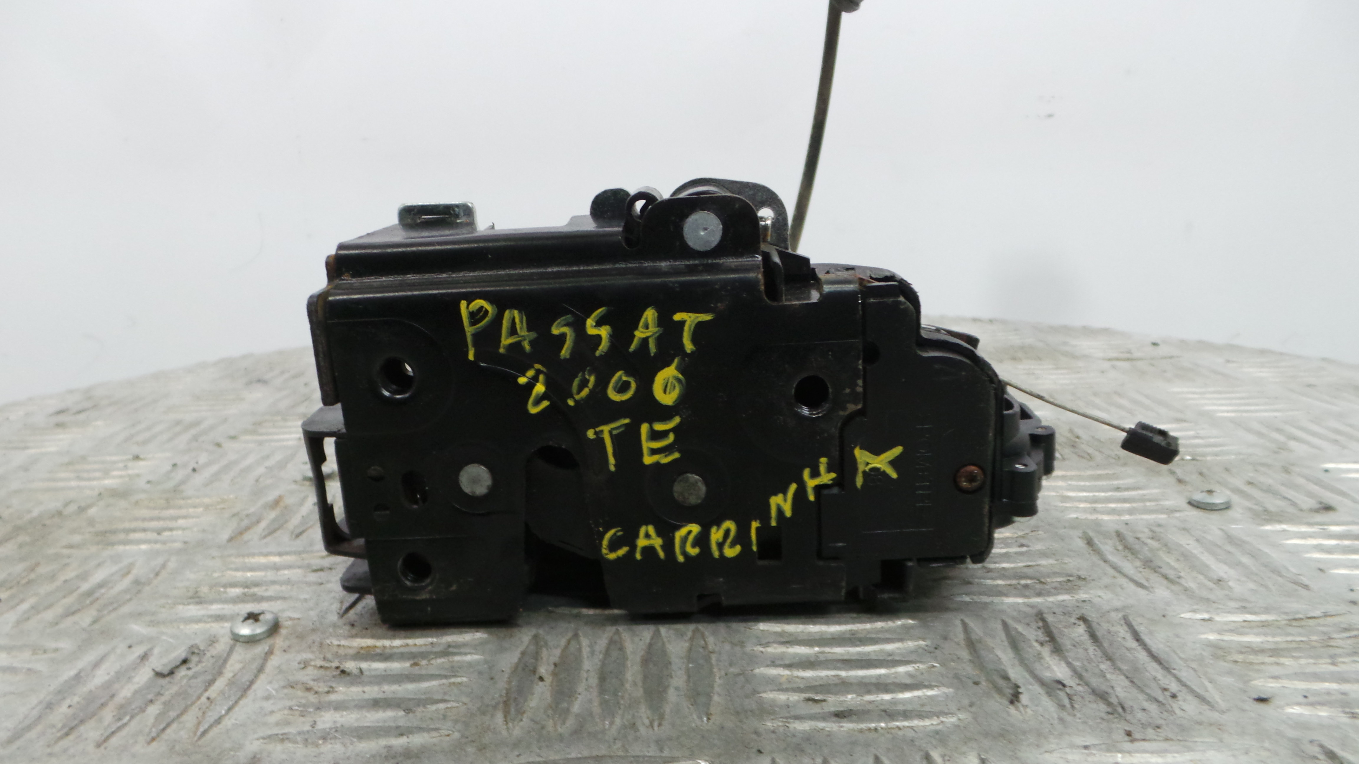 Fecho da Porta Trás Esq 3B4839015A - VW PASSAT B5 Estate (3B5), PASSAT B5 Variant (3B5)-36713573