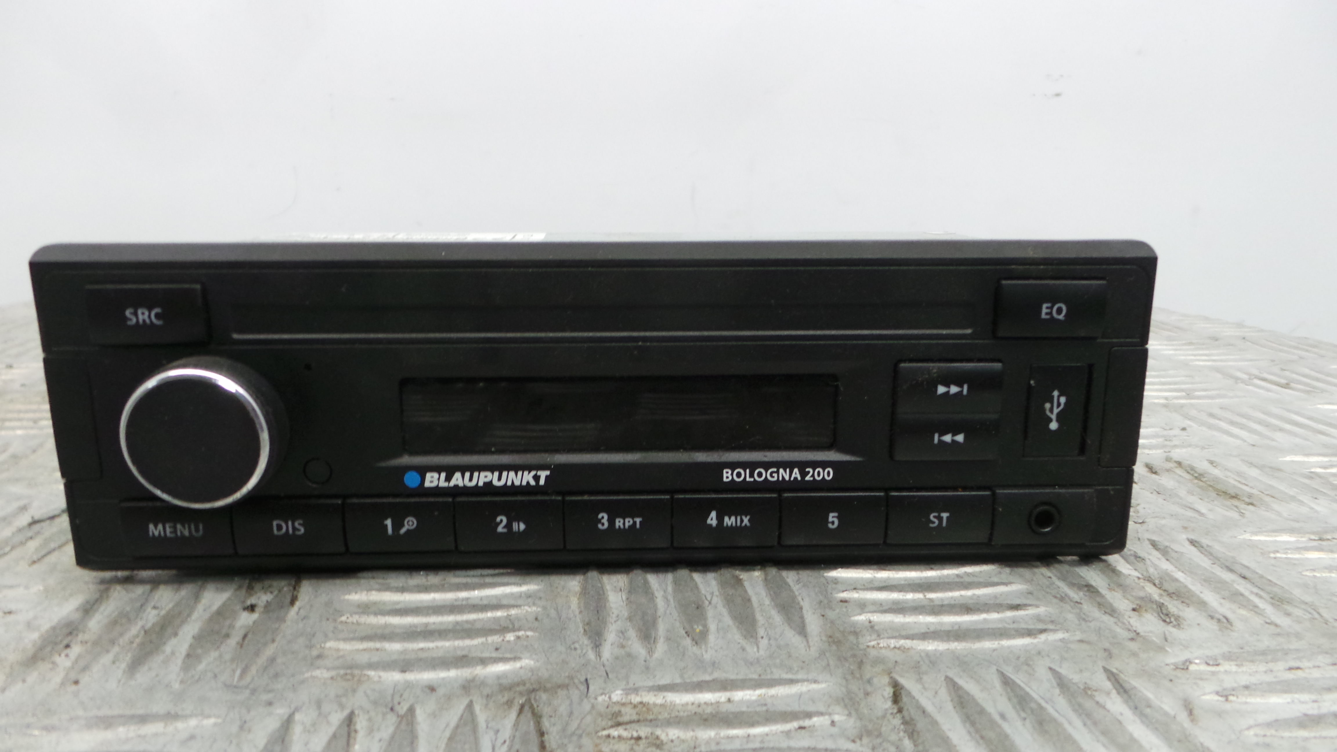 Auto-rádios BOLOGNA 200 - VW PASSAT B5 Estate (3B5), PASSAT B5 Variant (3B5)-36713596 Auto-rádios BOLOGNA 200 - VW PASSAT B5 Estate (3B5), PASSAT B5 Variant (3B5)-36713596