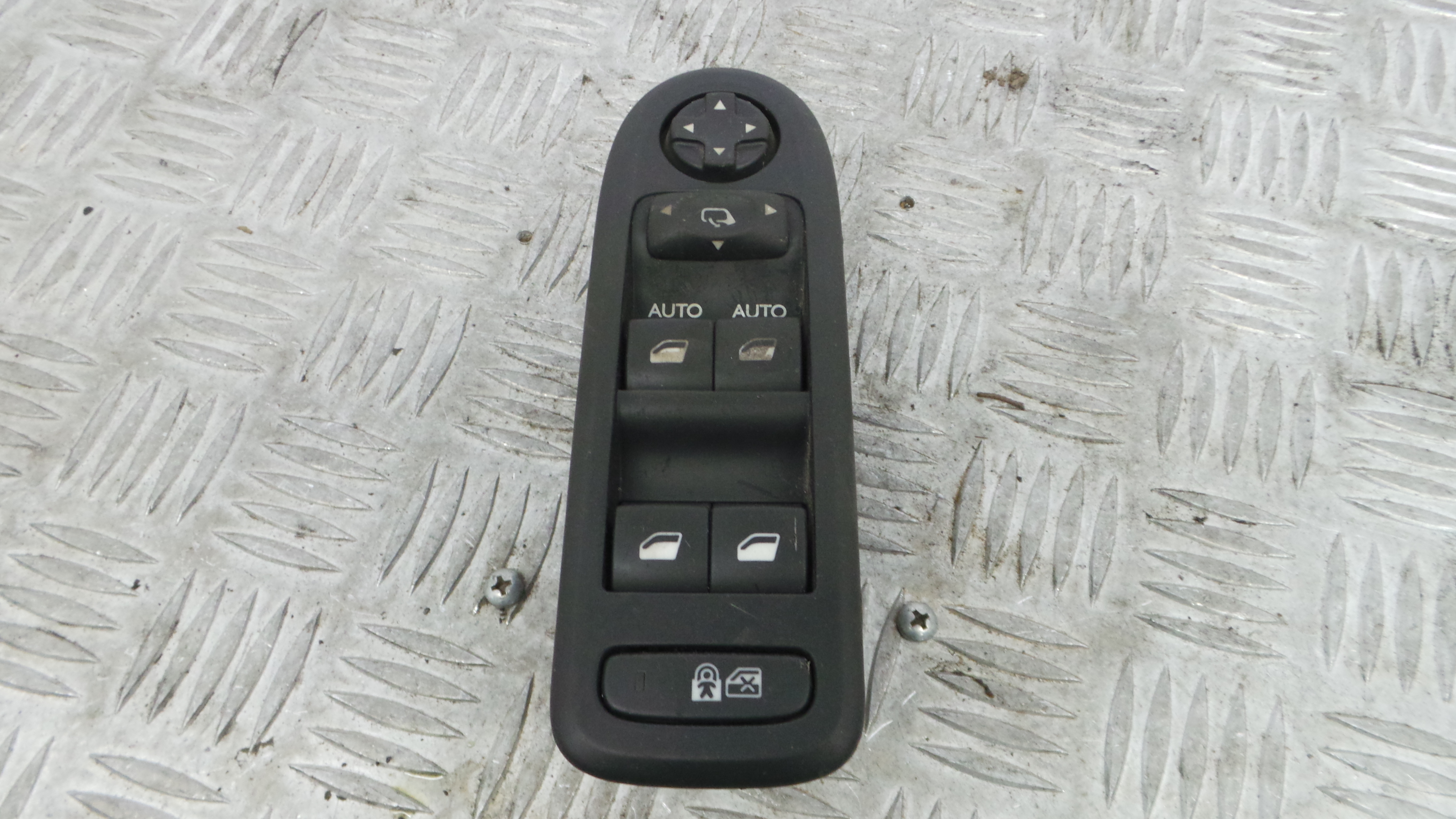 Interruptor / Comando Elevador Vidro Frente Esq  96652236XT - CITROËN C3 II (SC_)-36713777