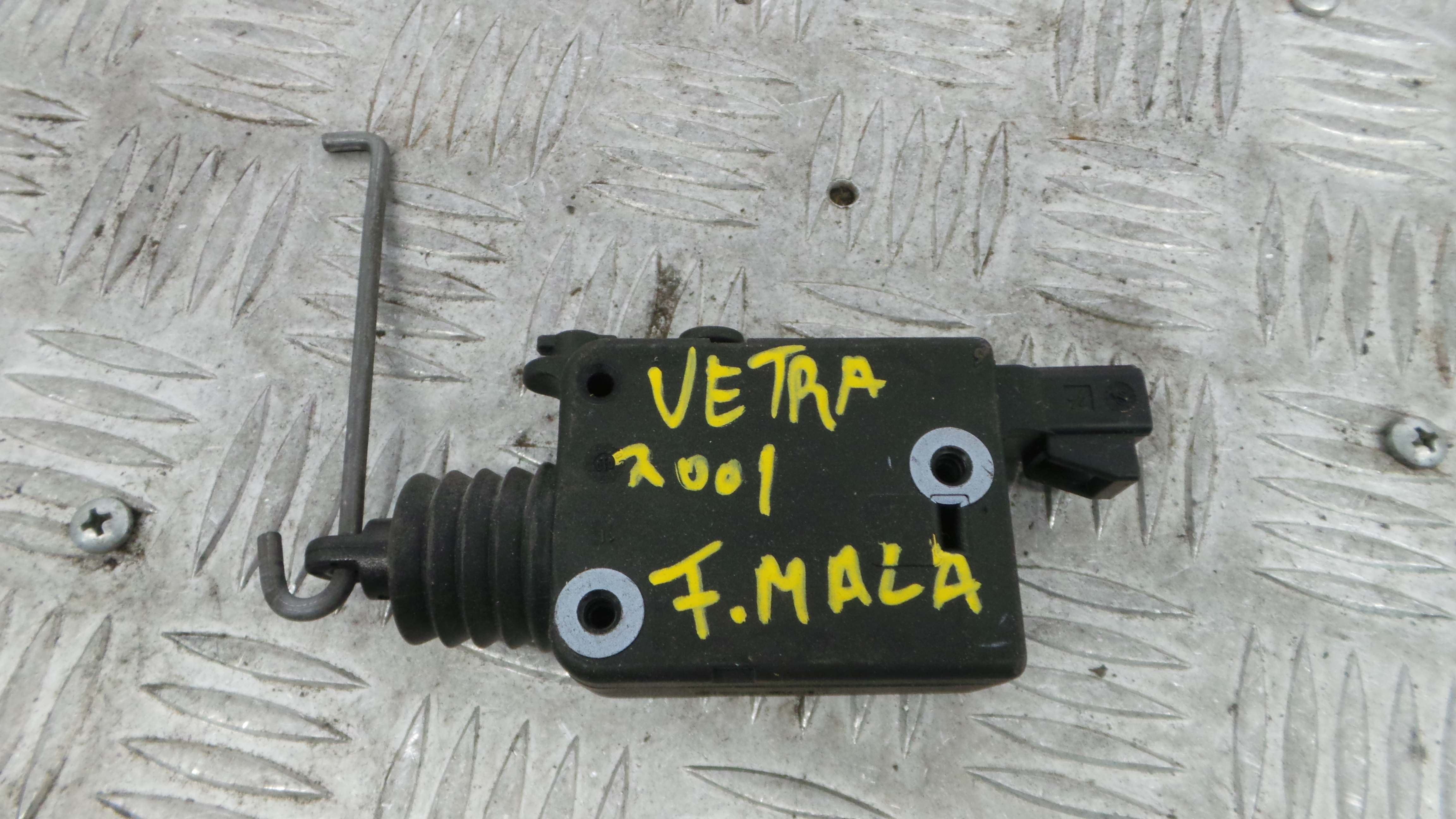 Pistola Fecho Central Mala 90460062 - OPEL VECTRA B Combi (J96)-36713797