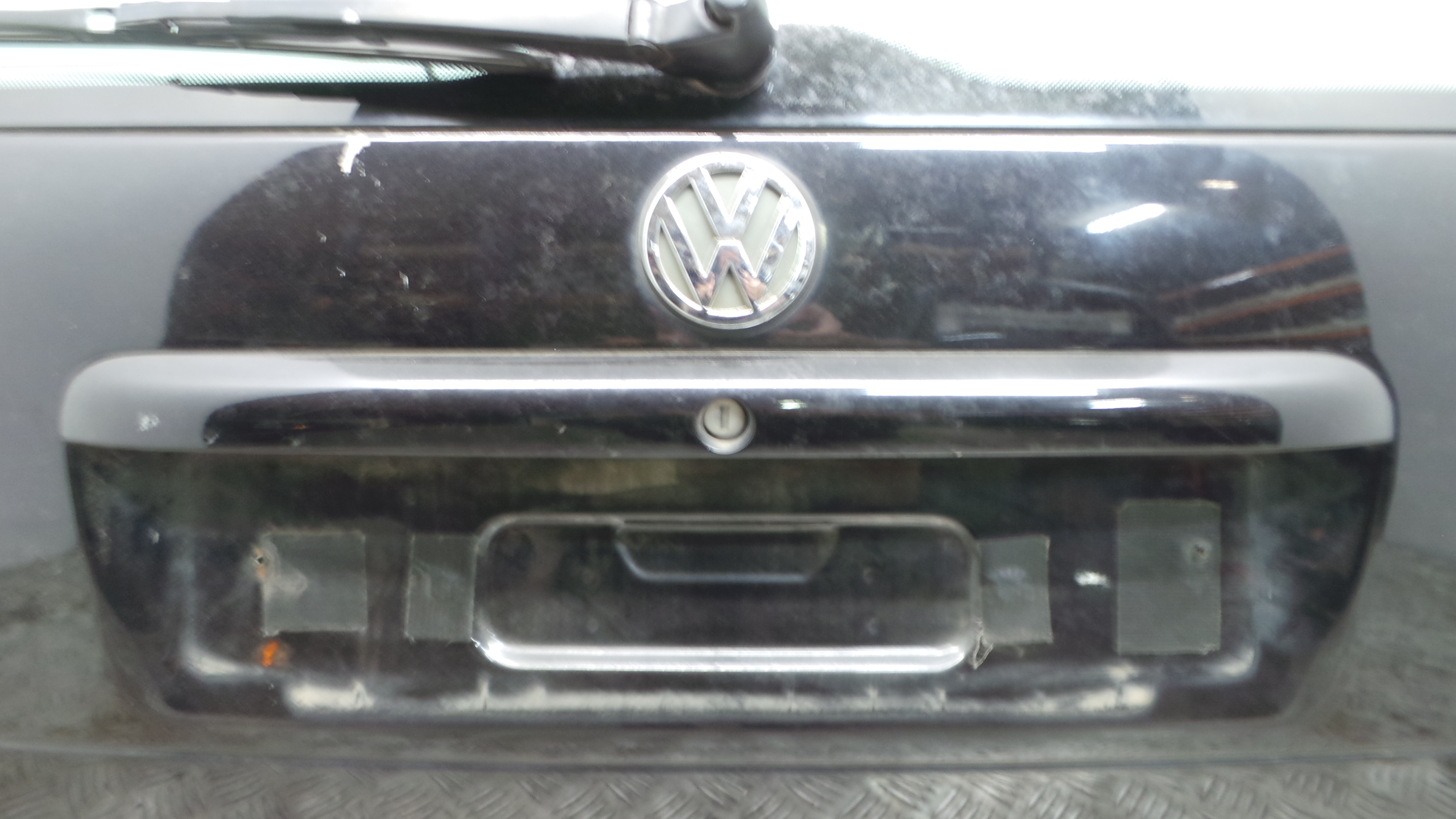 Puxador Exterior da Tampa da Mala 3B0827577B - VW PASSAT B5 Estate (3B5), PASSAT B5 Variant (3B5)-36714121