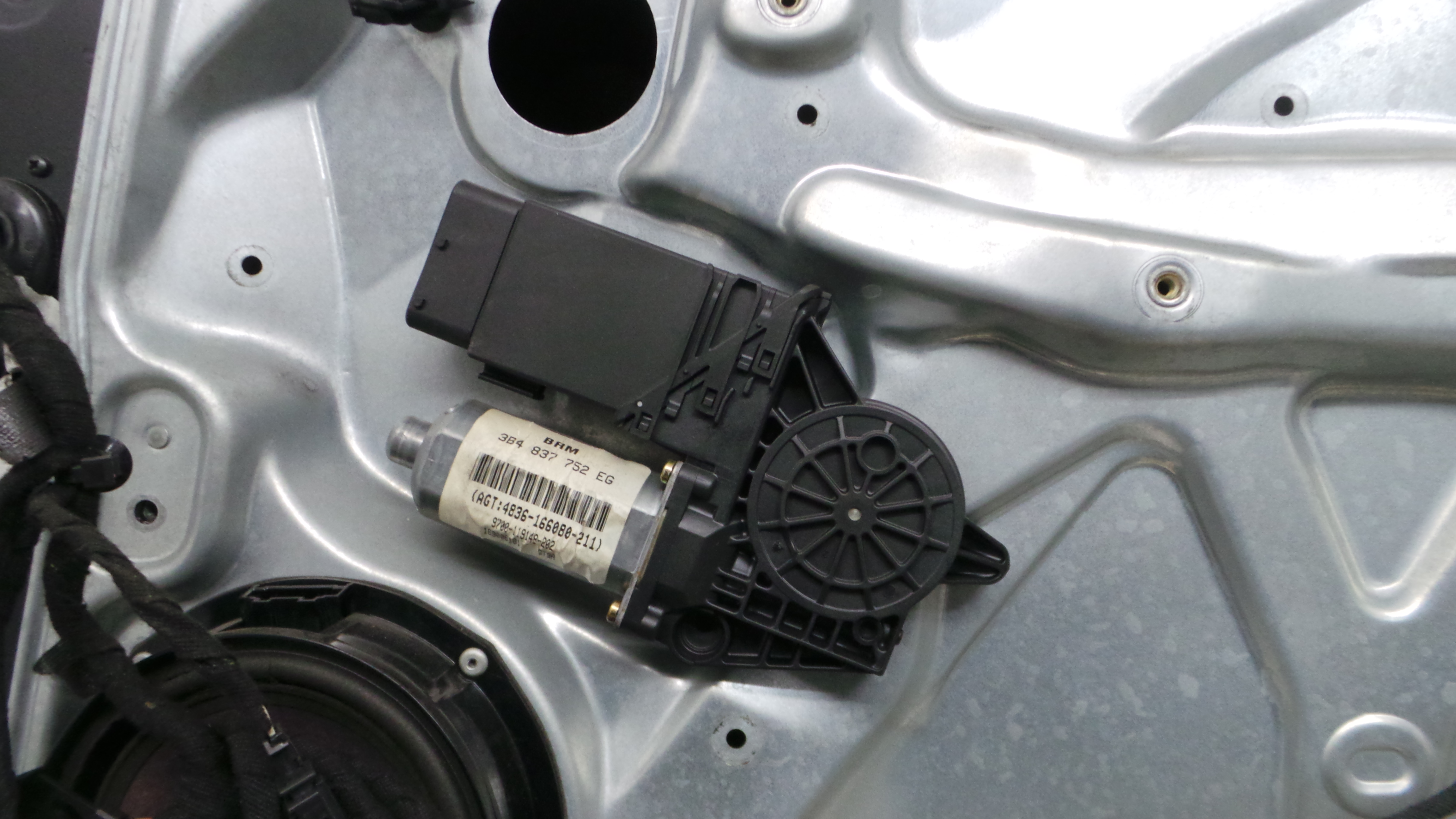 Elevador Frente Dto 3B4837752EG - VW PASSAT B5 Estate (3B5), PASSAT B5 Variant (3B5)-36714135