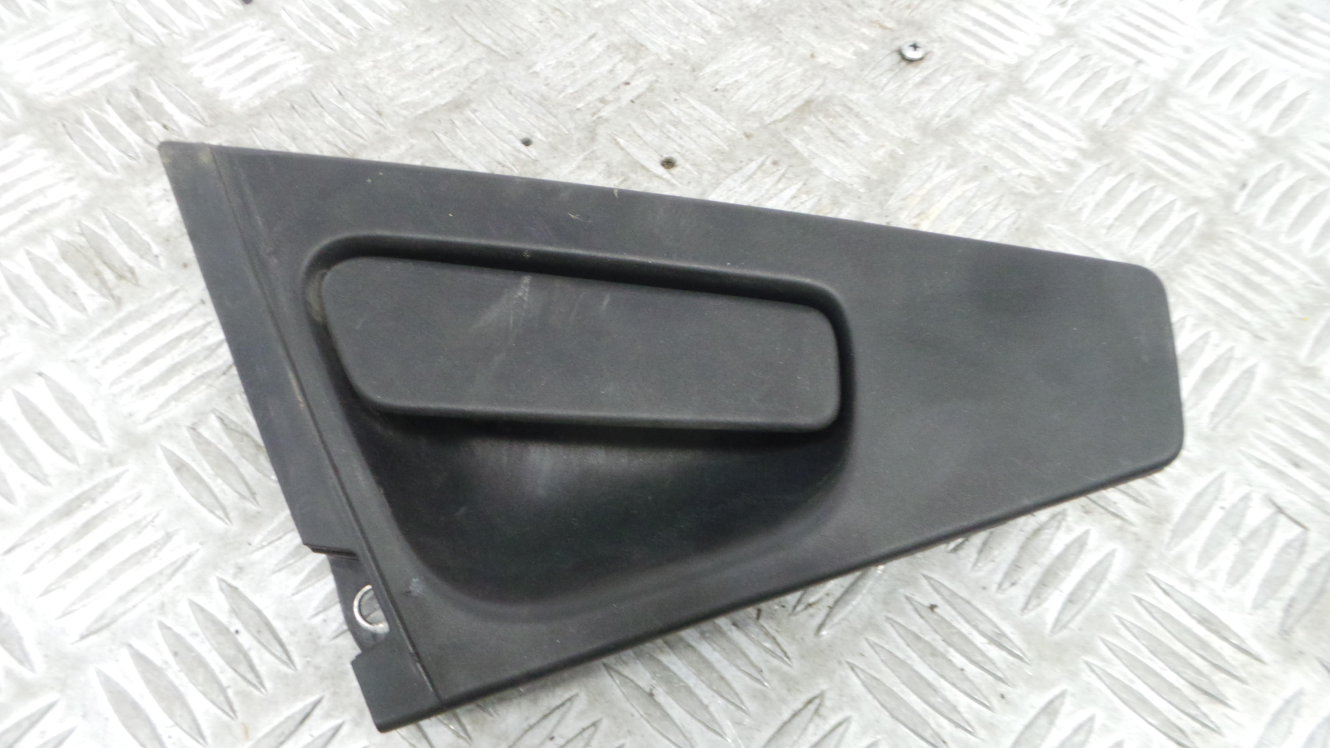 Puxador Exterior Trás esquerdo 826067059R - RENAULT CLIO IV (BH_)-36920830