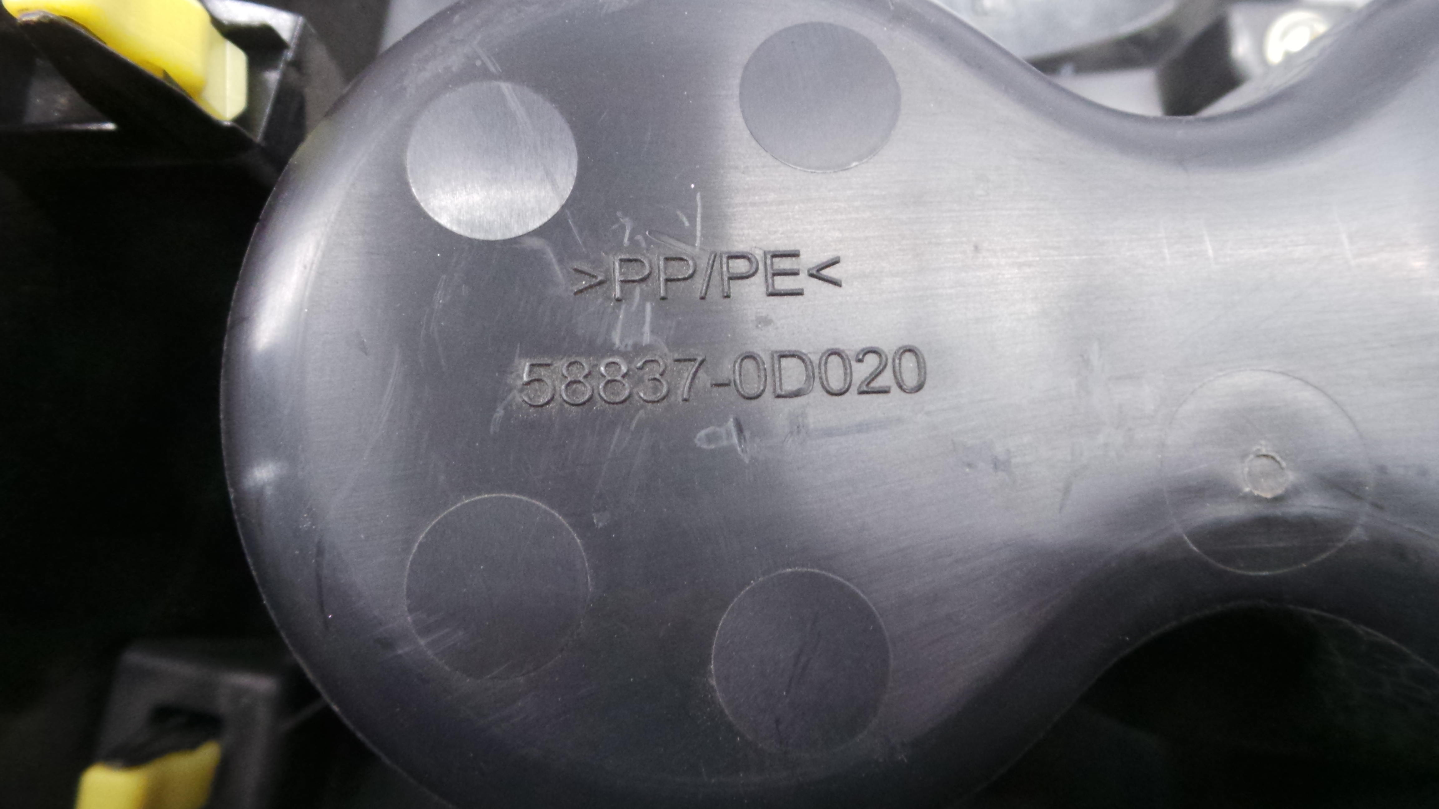 Consola central Tablier 58821-0D080 - TOYOTA YARIS (_P15_)-36714511