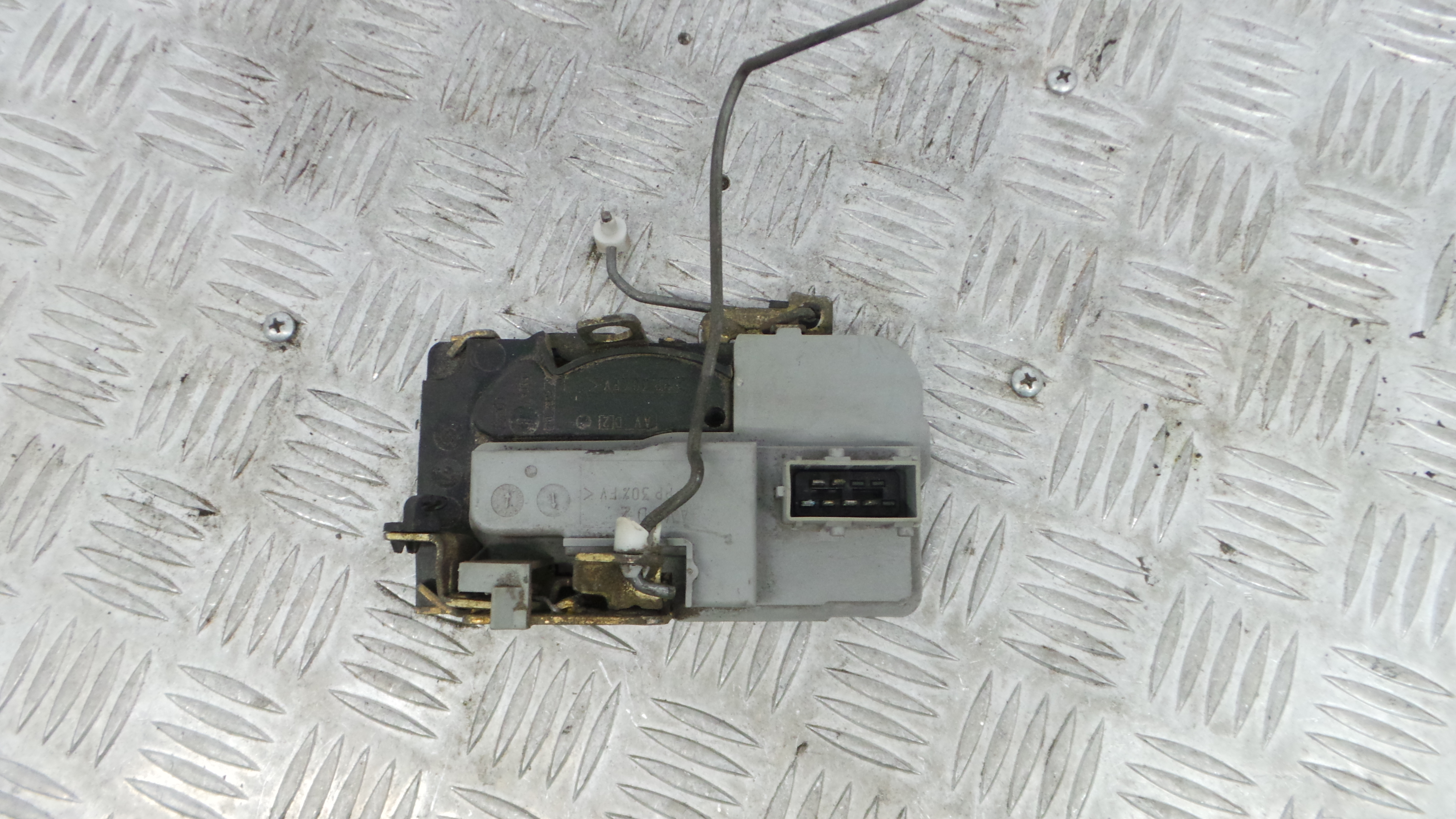 Fecho da Porta Frente Dto 9136J1 - PEUGEOT 306 Break (7E, N3, N5)-36714575