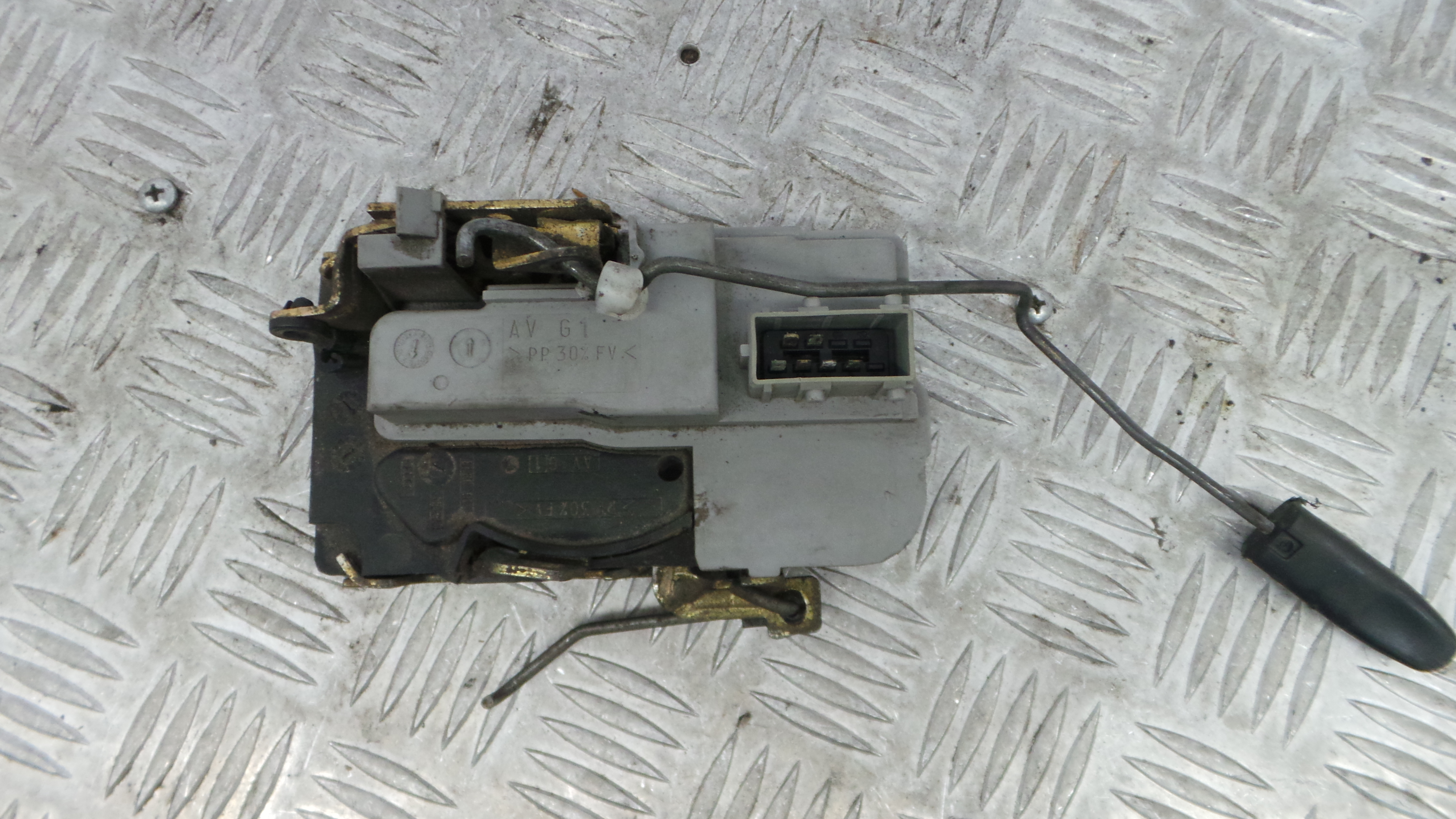 Fecho da Porta Frente Esq 9135H3 - PEUGEOT 306 Break (7E, N3, N5)-36714578