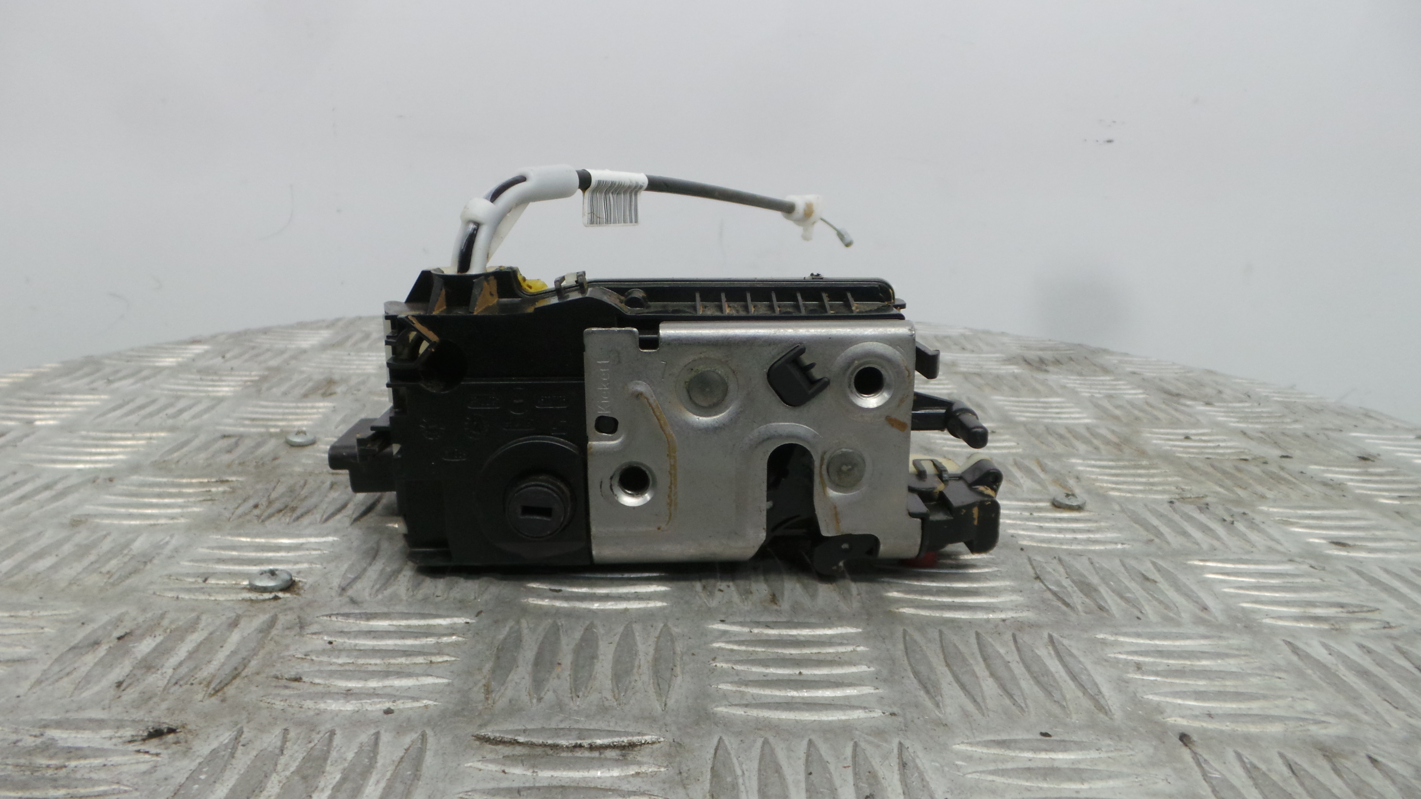 Fecho da Porta Trás Esq 9812501280 - PEUGEOT 2008 I (CU_)-36714590