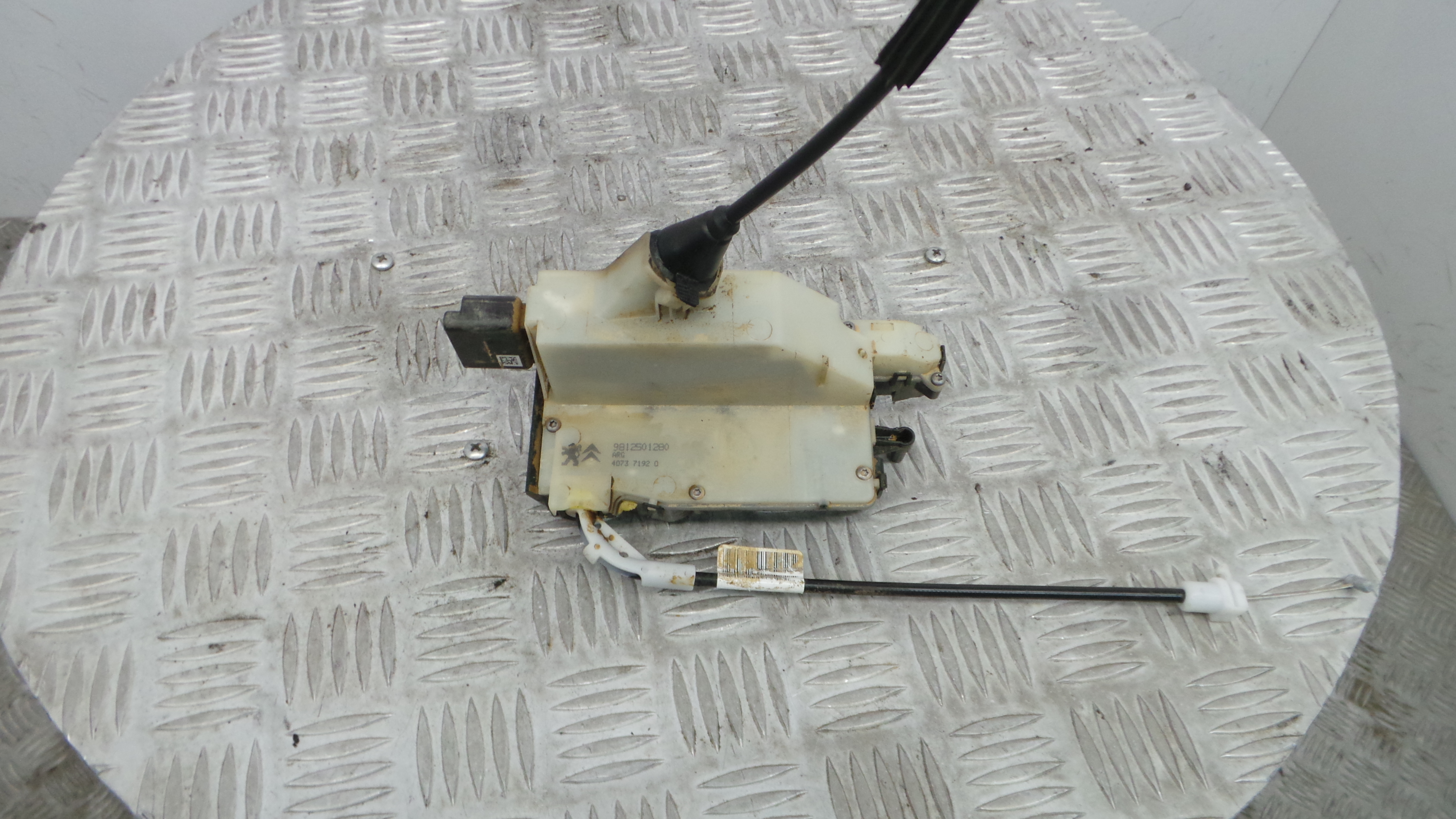 Fecho da Porta Trás Esq 9812501280 - PEUGEOT 2008 I (CU_)-36714590