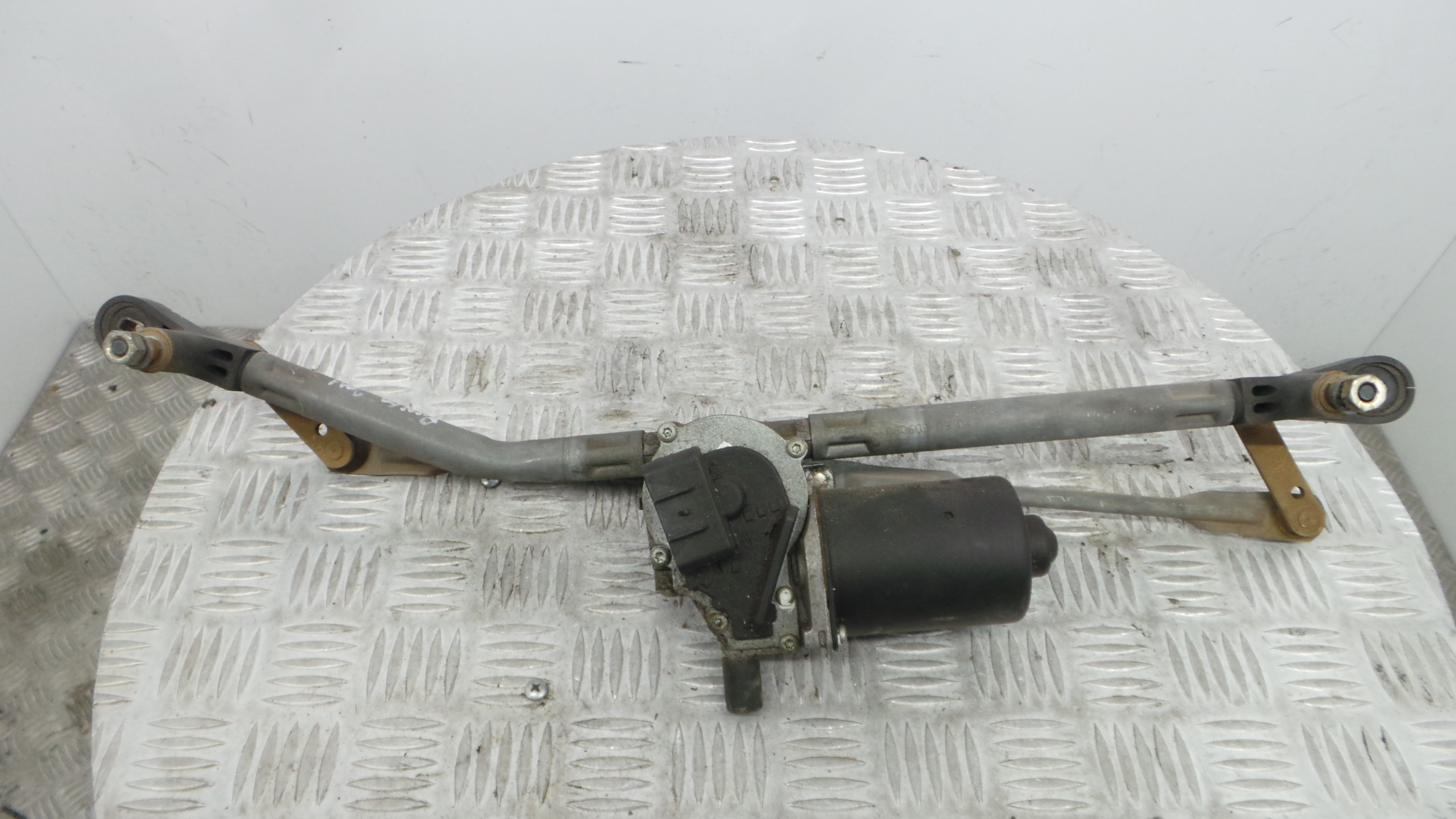 Motor Limpa Vidros Frente 51704325 - FIAT PUNTO (188_)-36714594 Motor Limpa Vidros Frente 51704325 - FIAT PUNTO (188_)-36714594