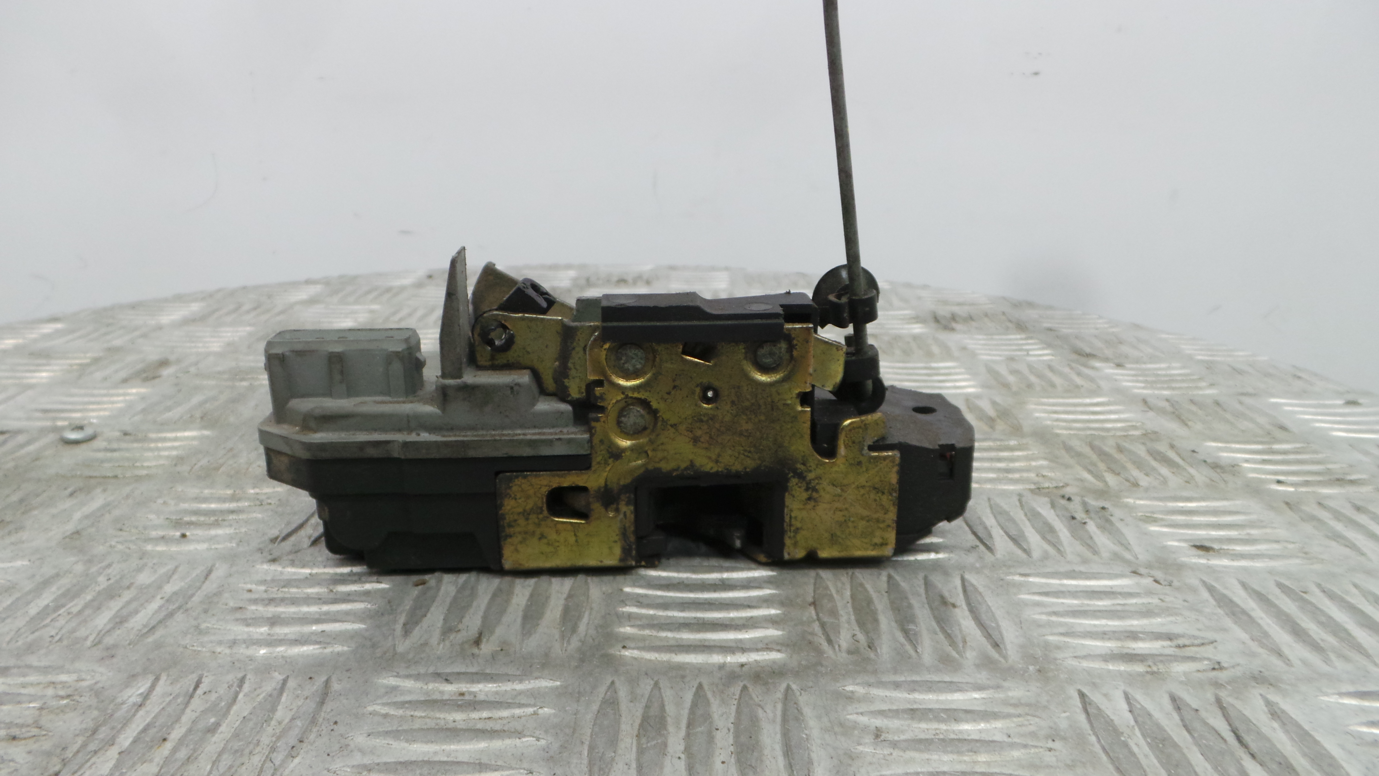 Fecho da Porta Trás Esq 913739 - PEUGEOT 306 Break (7E, N3, N5)-36714966