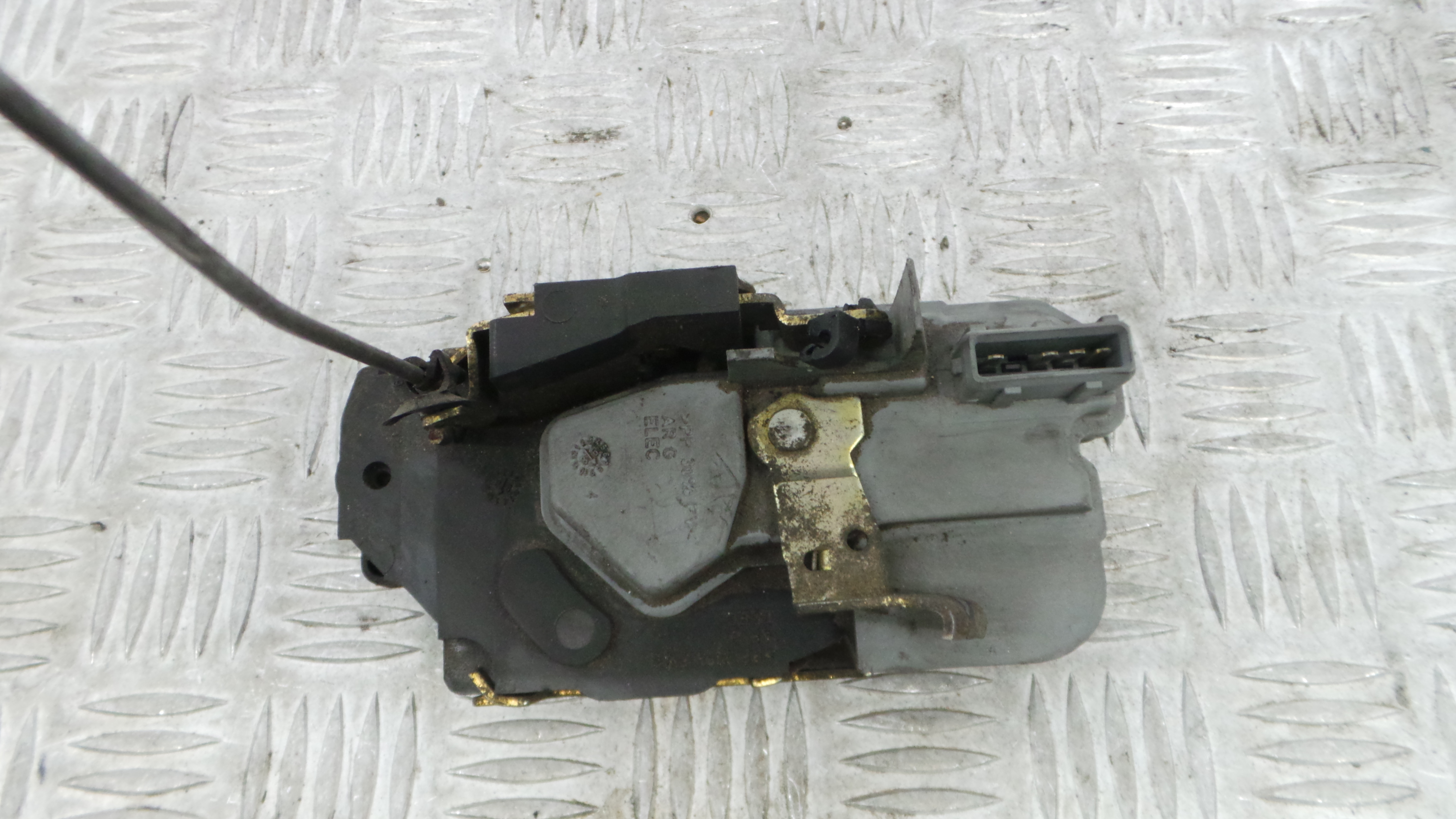 Fecho da Porta Trás Esq 913739 - PEUGEOT 306 Break (7E, N3, N5)-36714966