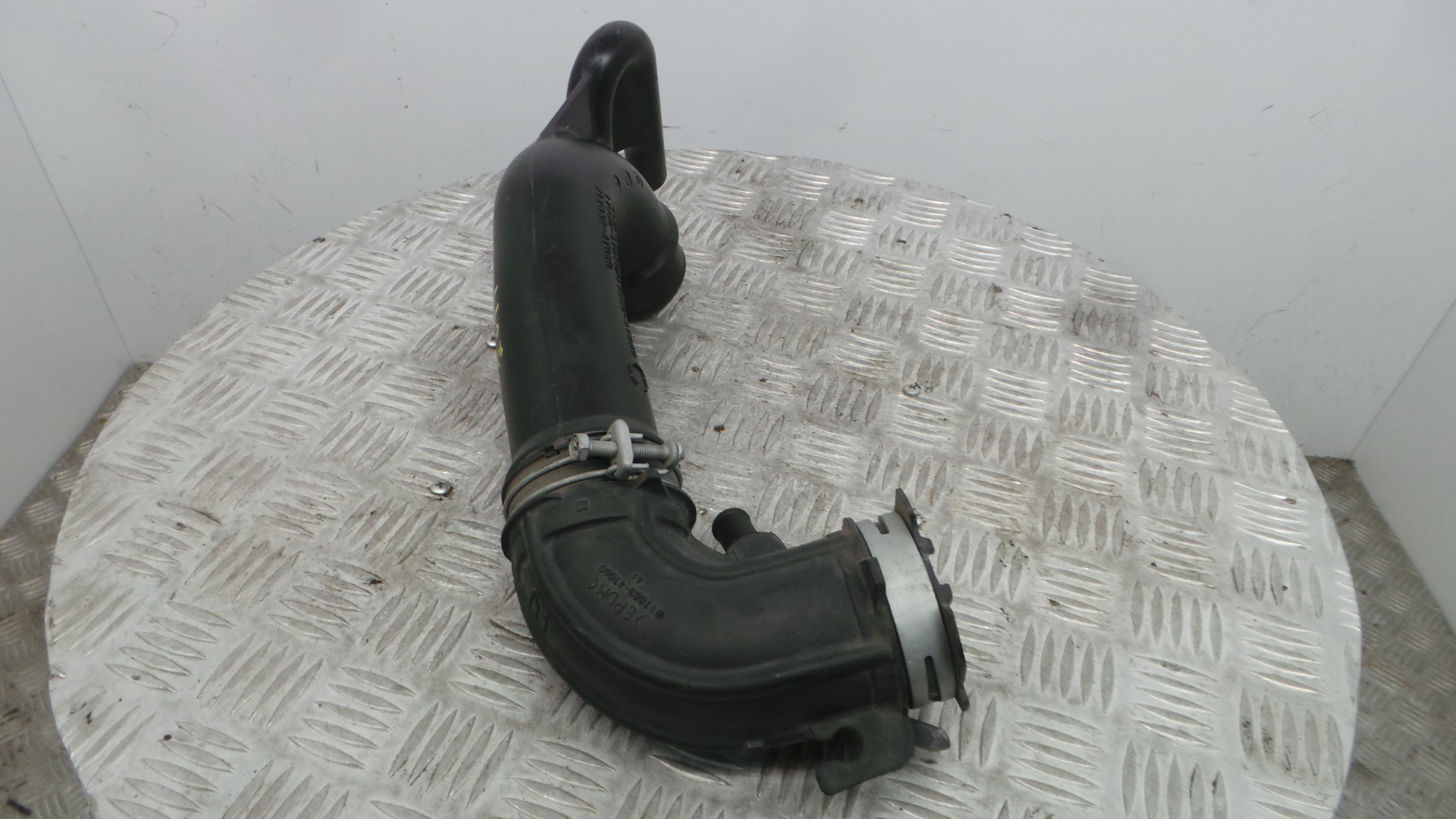 Tubo Caixa Filtro Ar 17880-47070 - TOYOTA YARIS (_P15_)-36714981