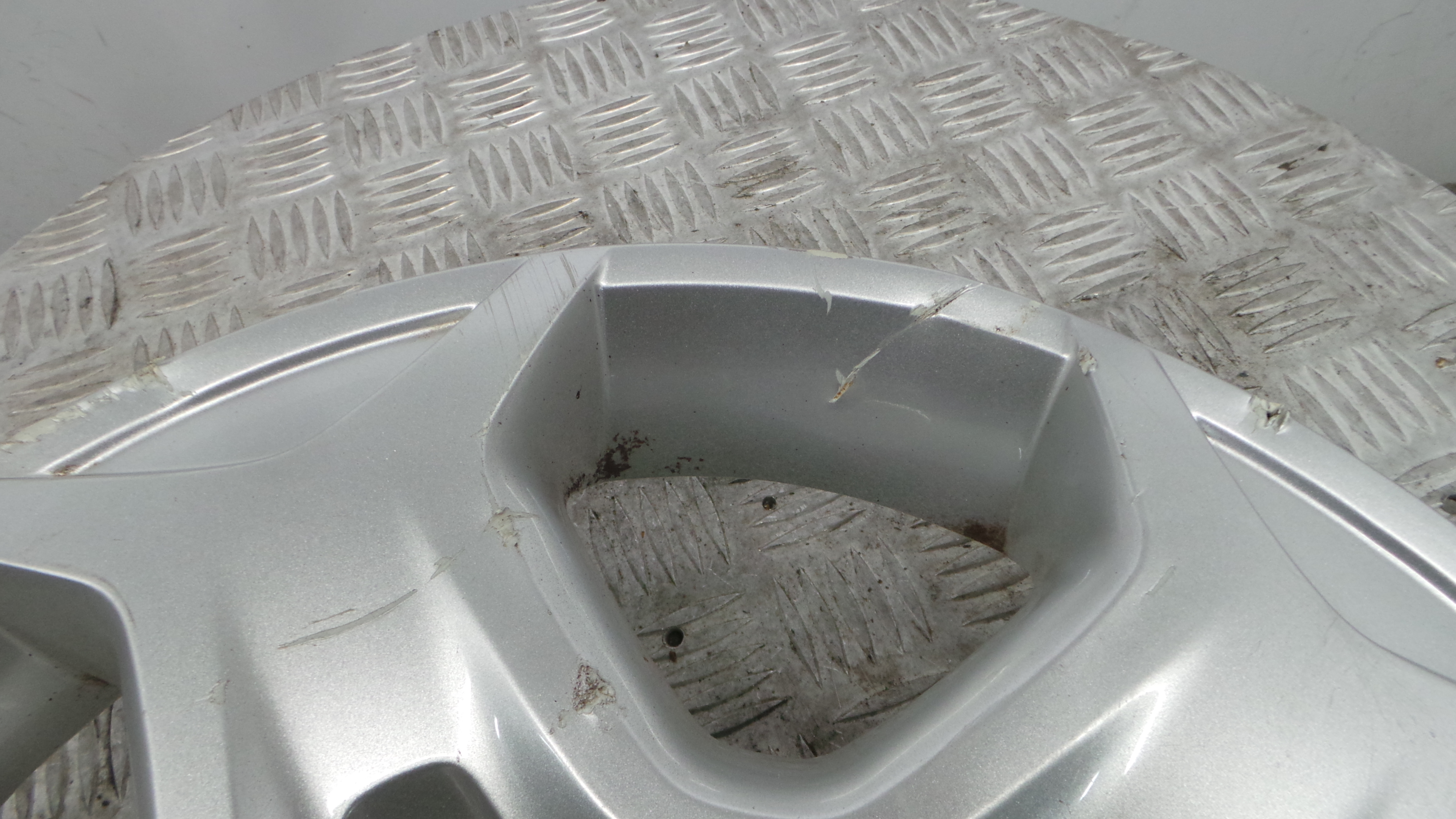 Tampões das rodas AM51-1000-DA - FORD FOCUS III-36718155