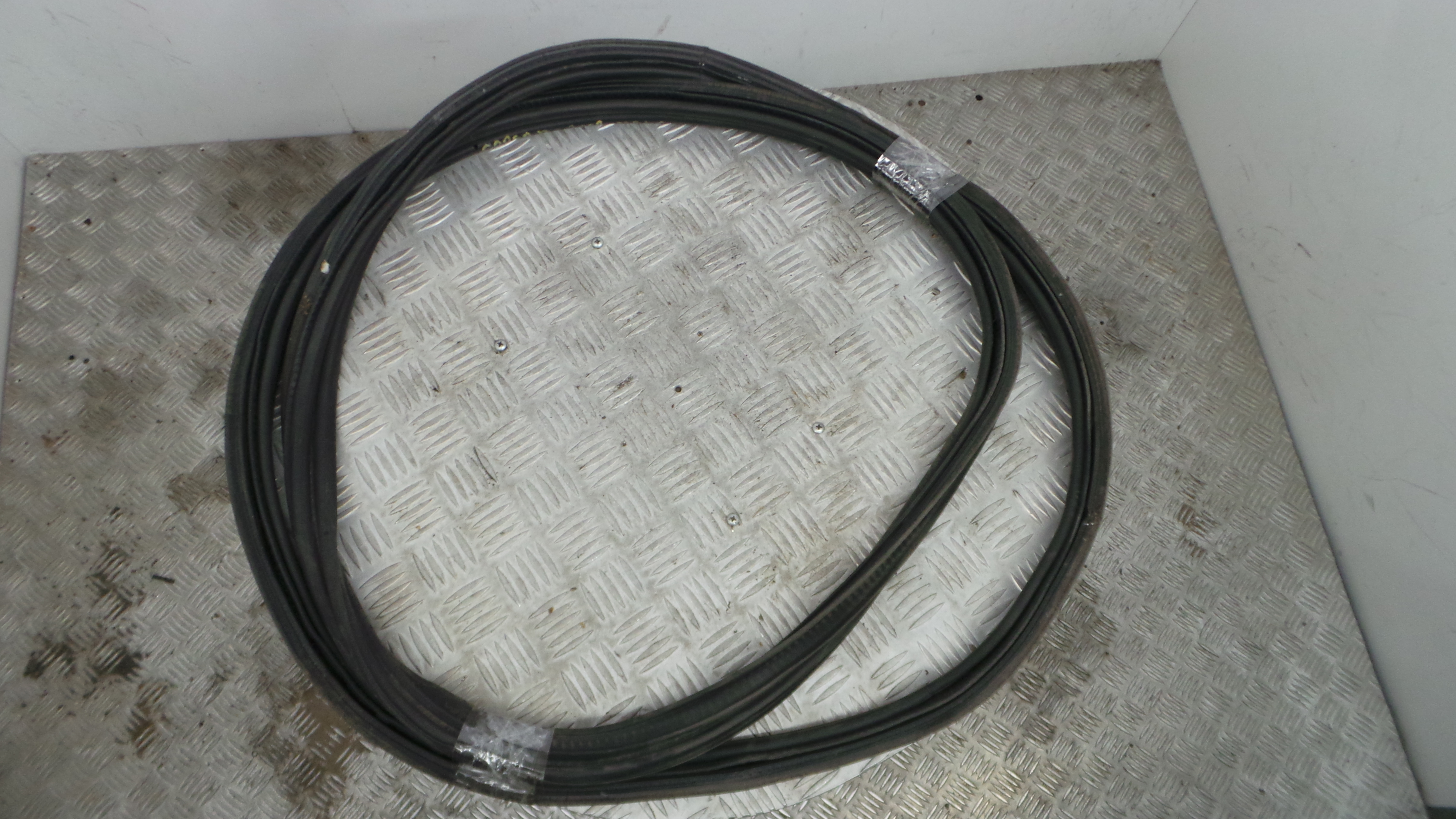 Borracha Mala 13182311 - OPEL CORSA D (S07)-36718159