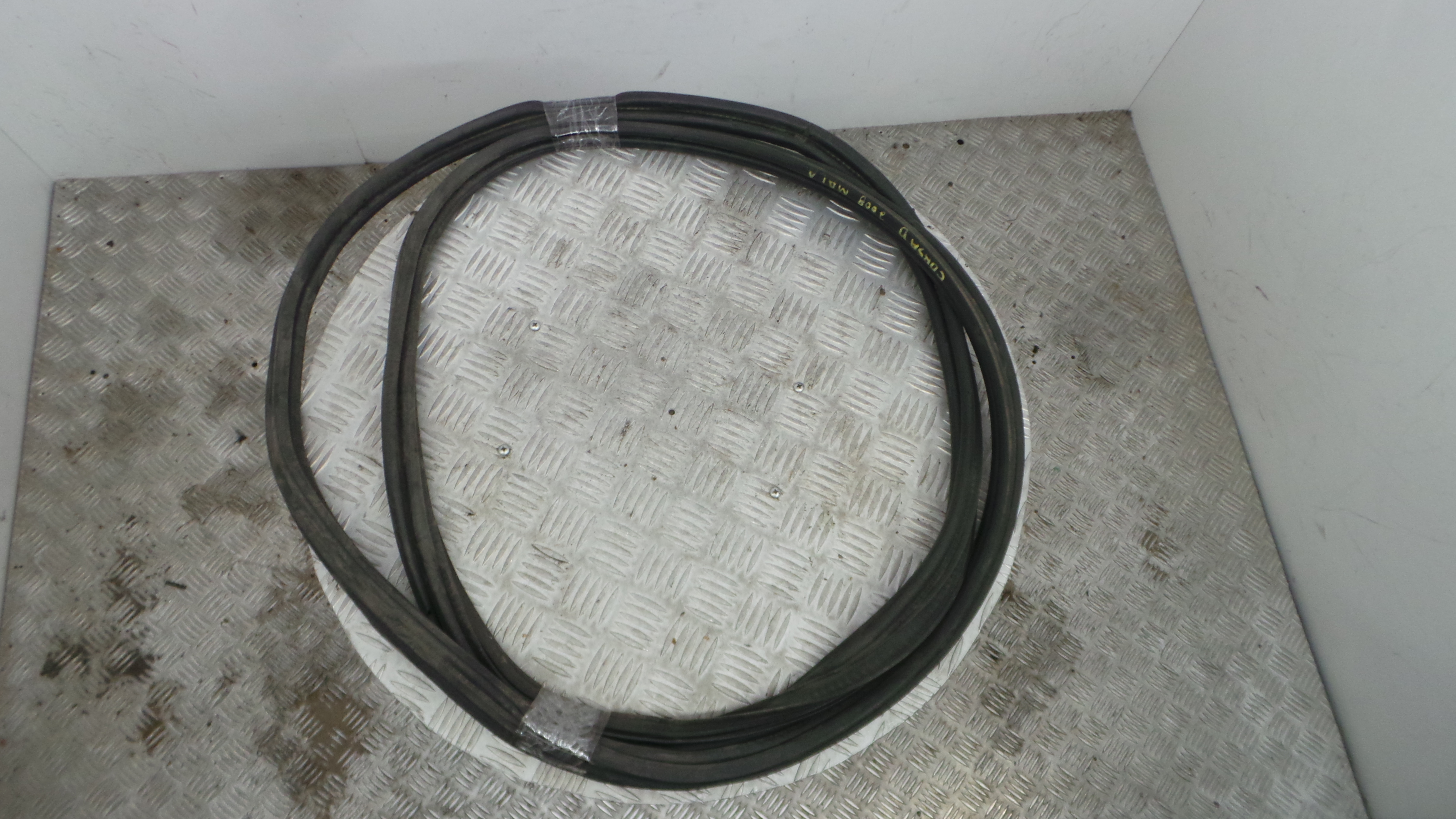 Borracha Mala 13182311 - OPEL CORSA D (S07)-36718159