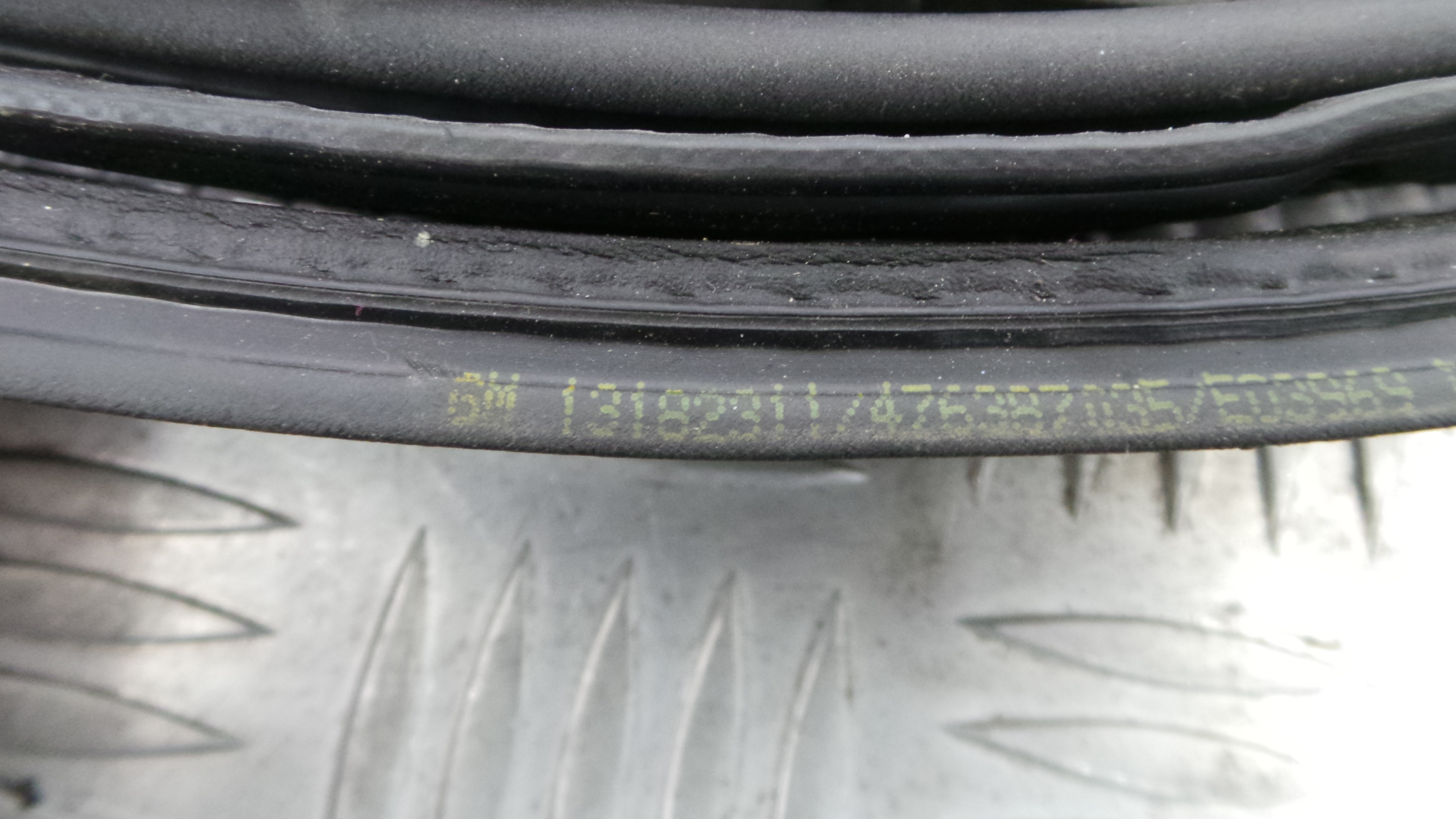 Borracha Mala 13182311 - OPEL CORSA D (S07)-36718159