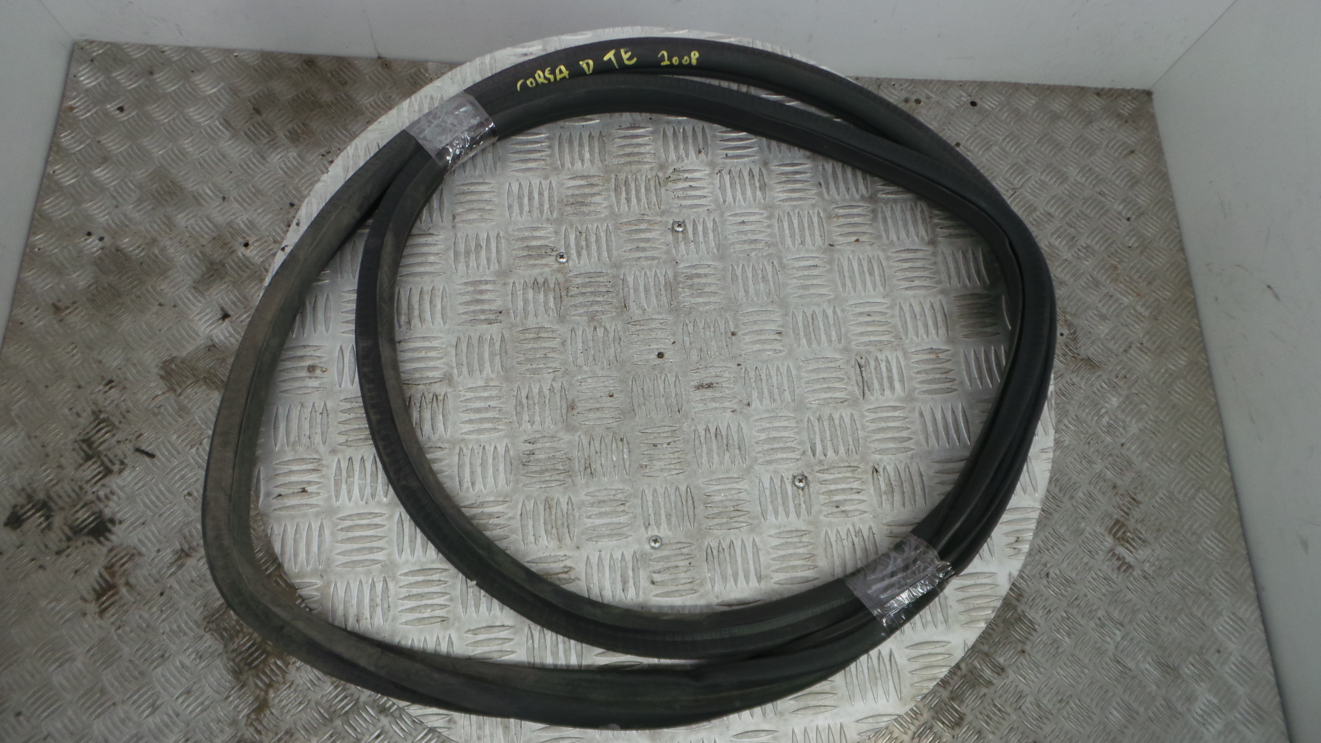 Borracha Porta Tras Esquerda 13189019 - OPEL CORSA D (S07)-36718269