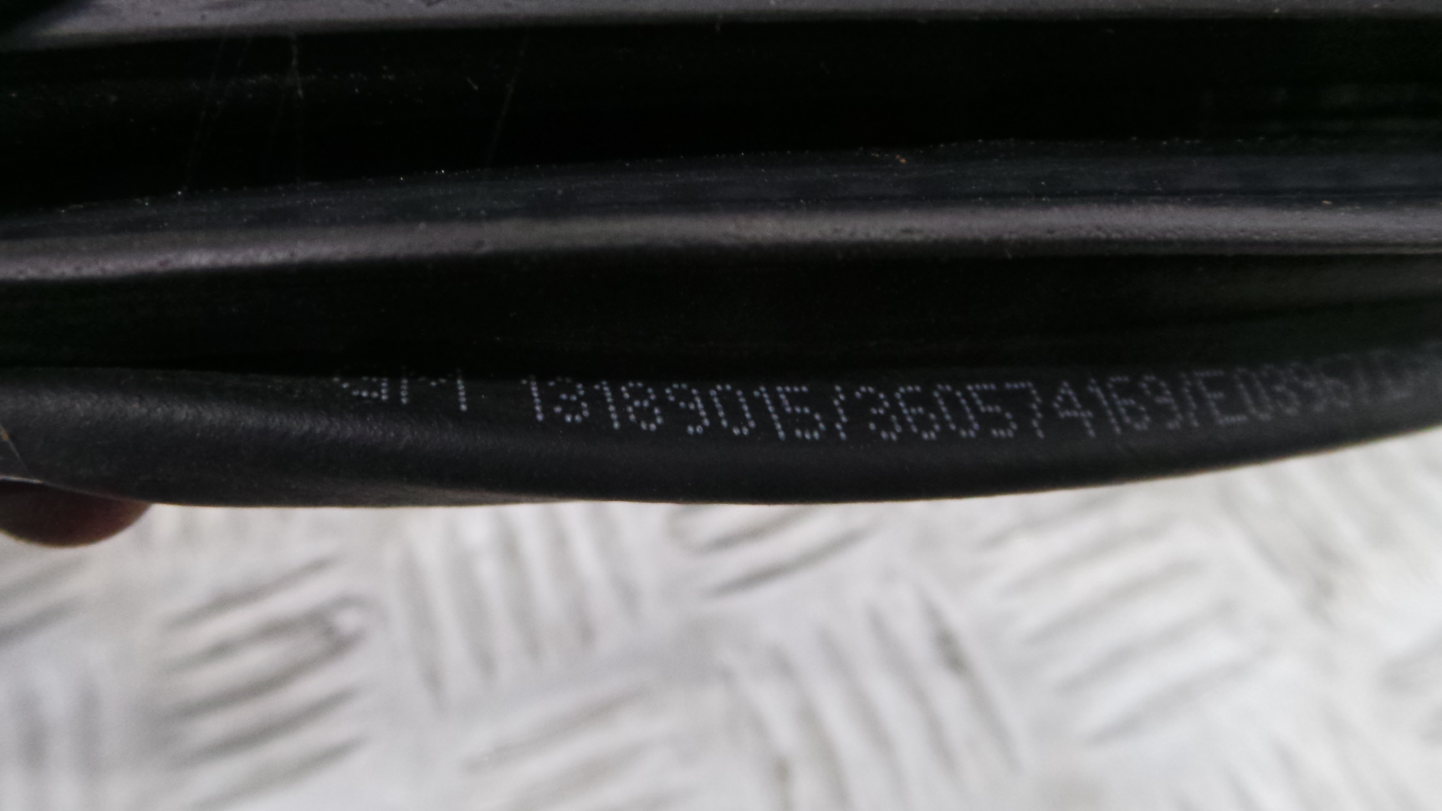 Borracha Porta Frente Esquerda 13189015 - OPEL CORSA D (S07)-36718452