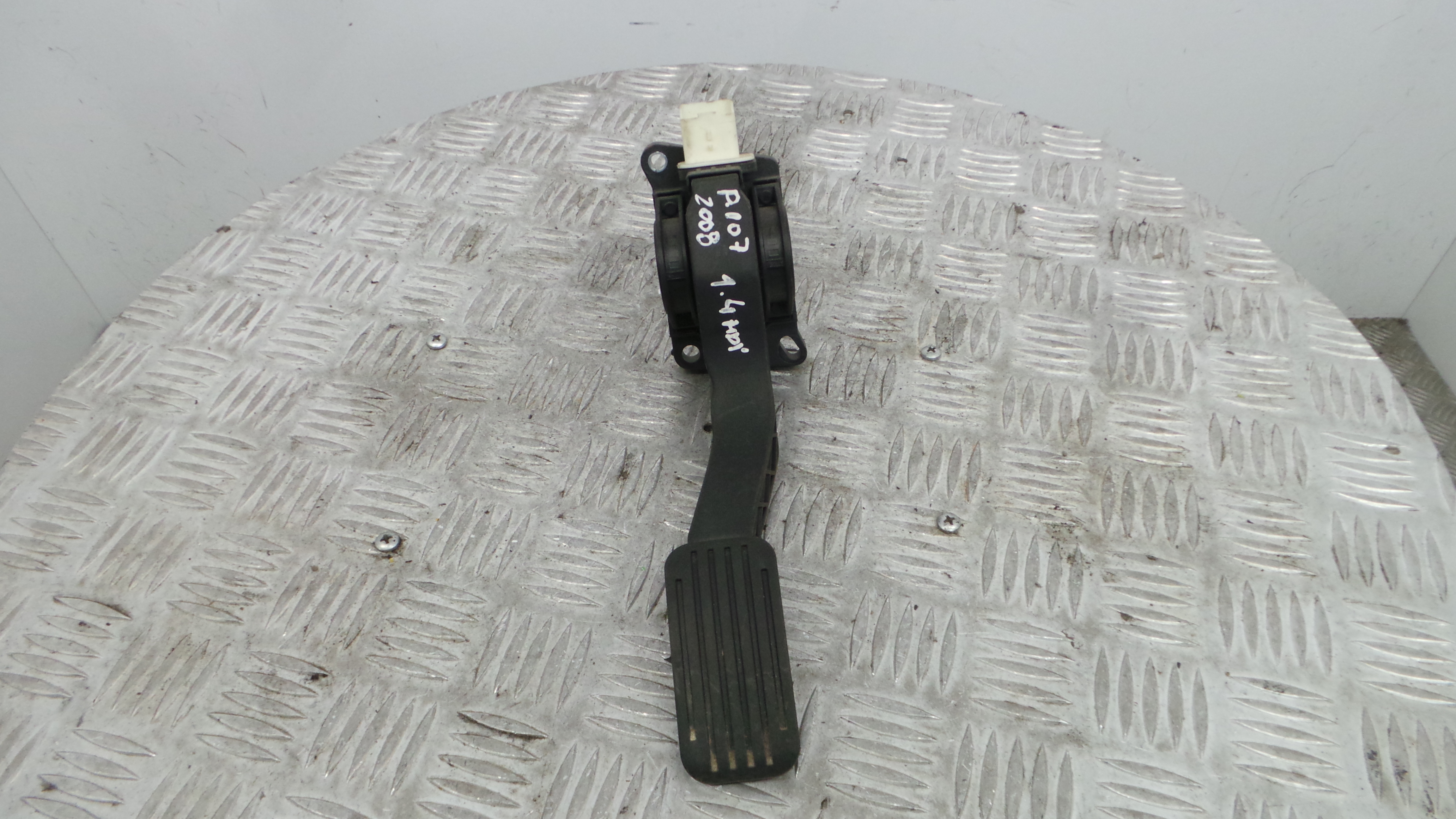 Pedal do Acelerador 78010-YV010 - PEUGEOT 107 (PM_, PN_)-36741989