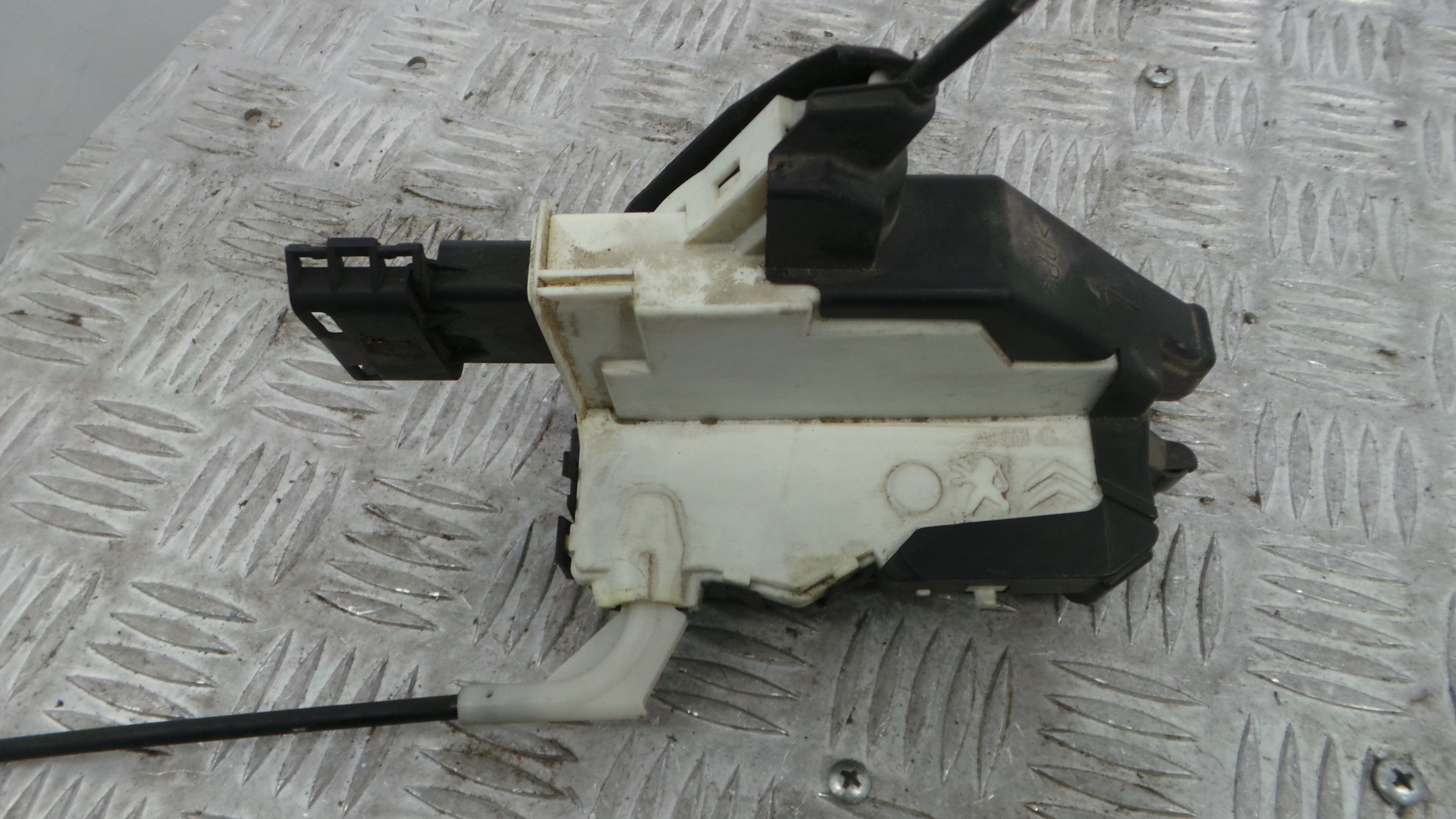 Fecho da Porta Trás Esq 732314 - CITROËN C3 II (SC_)-36749763