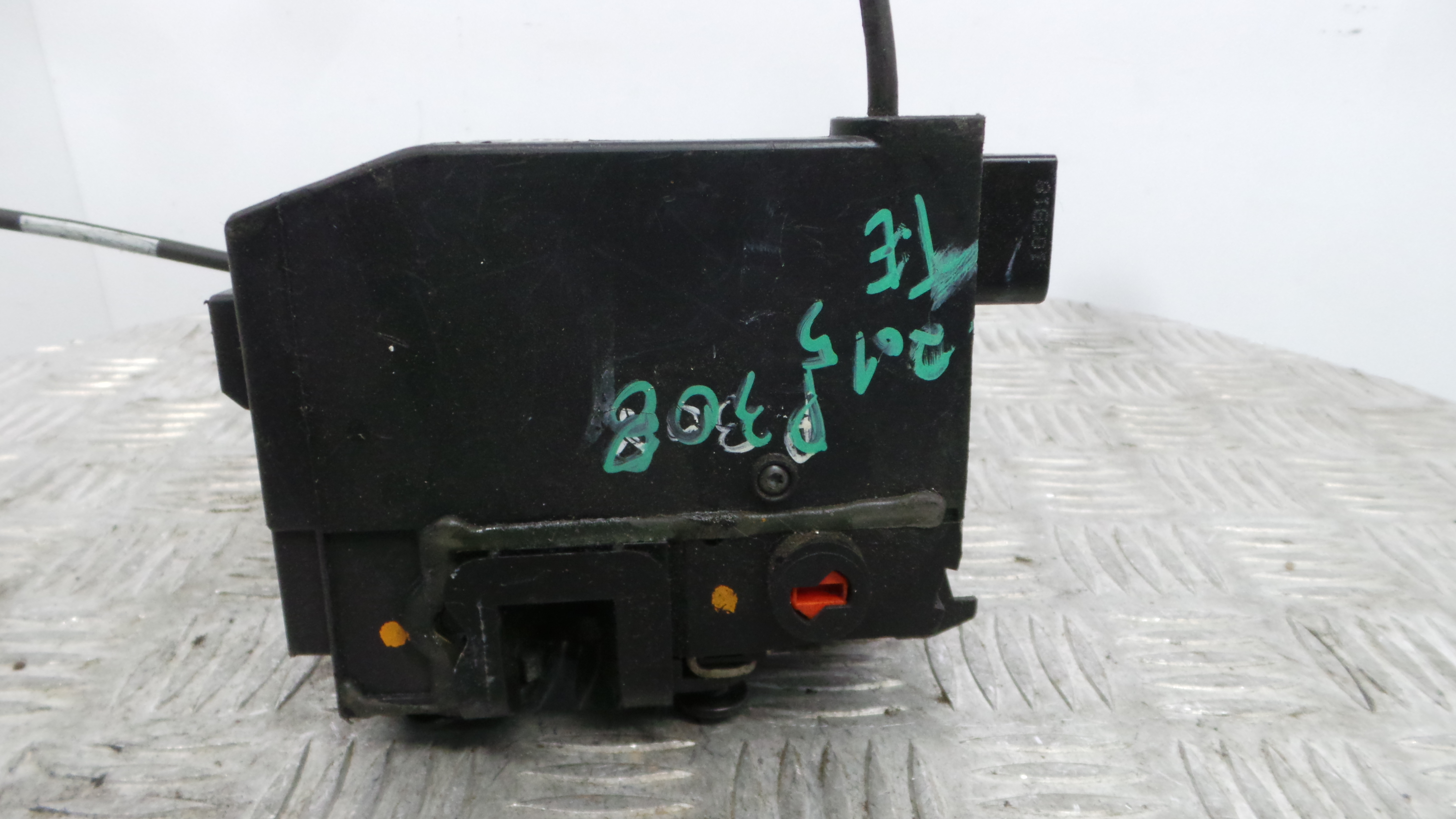 Fecho da Porta Trás Esq 9826126080 - PEUGEOT 308 II (LB_, LP_, LW_, LH_, L3_)-36749794