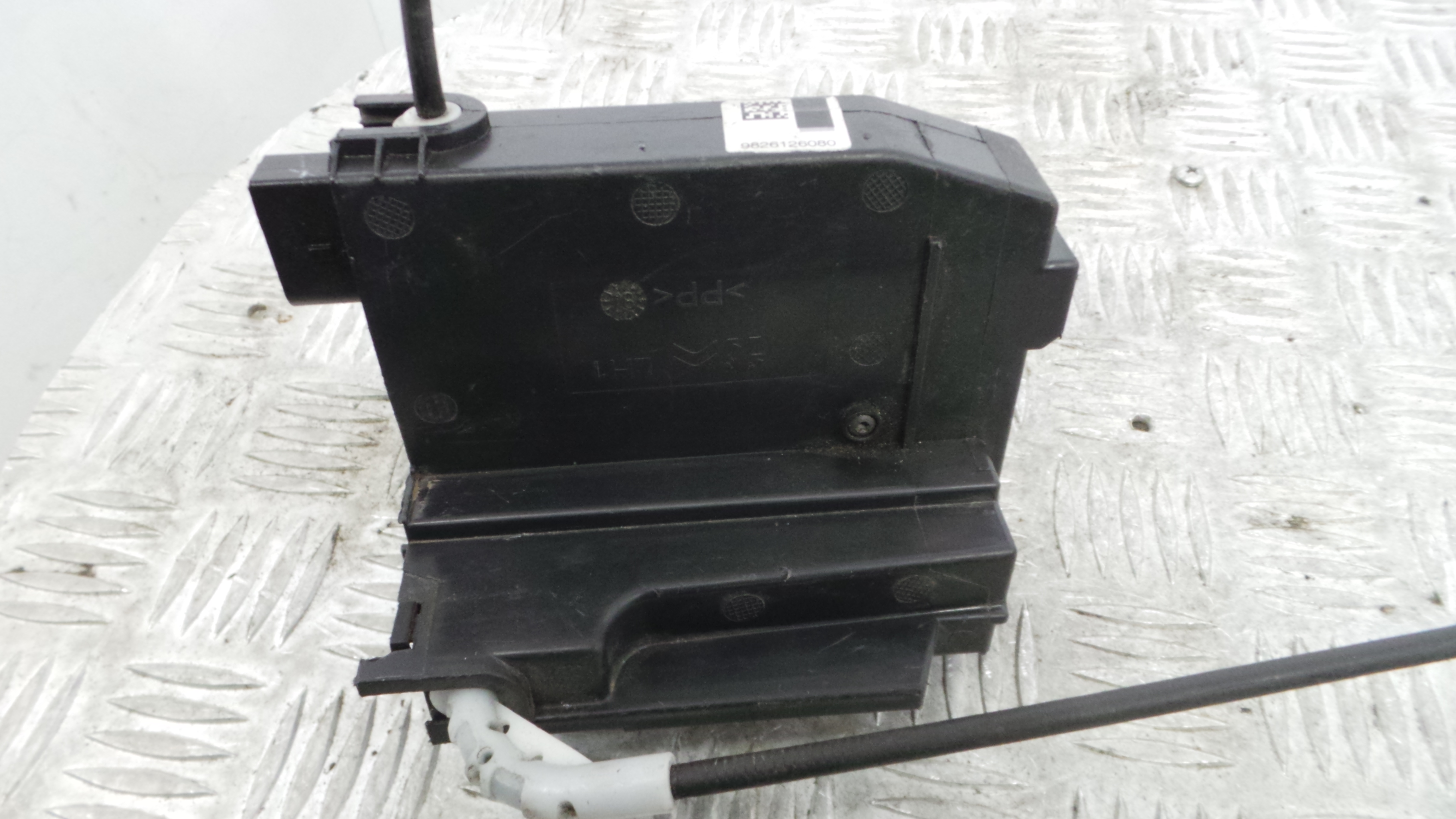 Fecho da Porta Trás Esq 9826126080 - PEUGEOT 308 II (LB_, LP_, LW_, LH_, L3_)-36749794