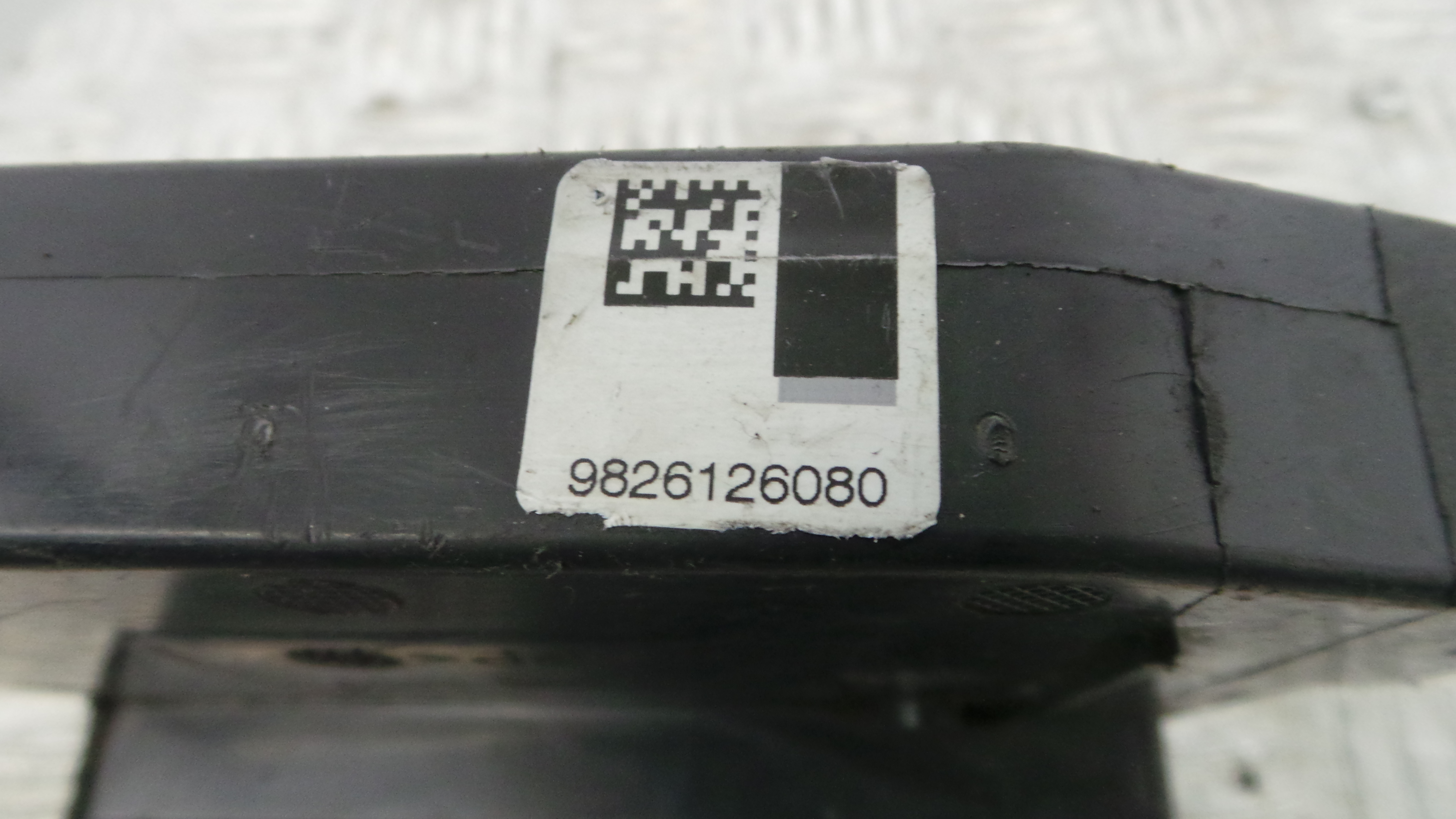 Fecho da Porta Trás Esq 9826126080 - PEUGEOT 308 II (LB_, LP_, LW_, LH_, L3_)-36749794