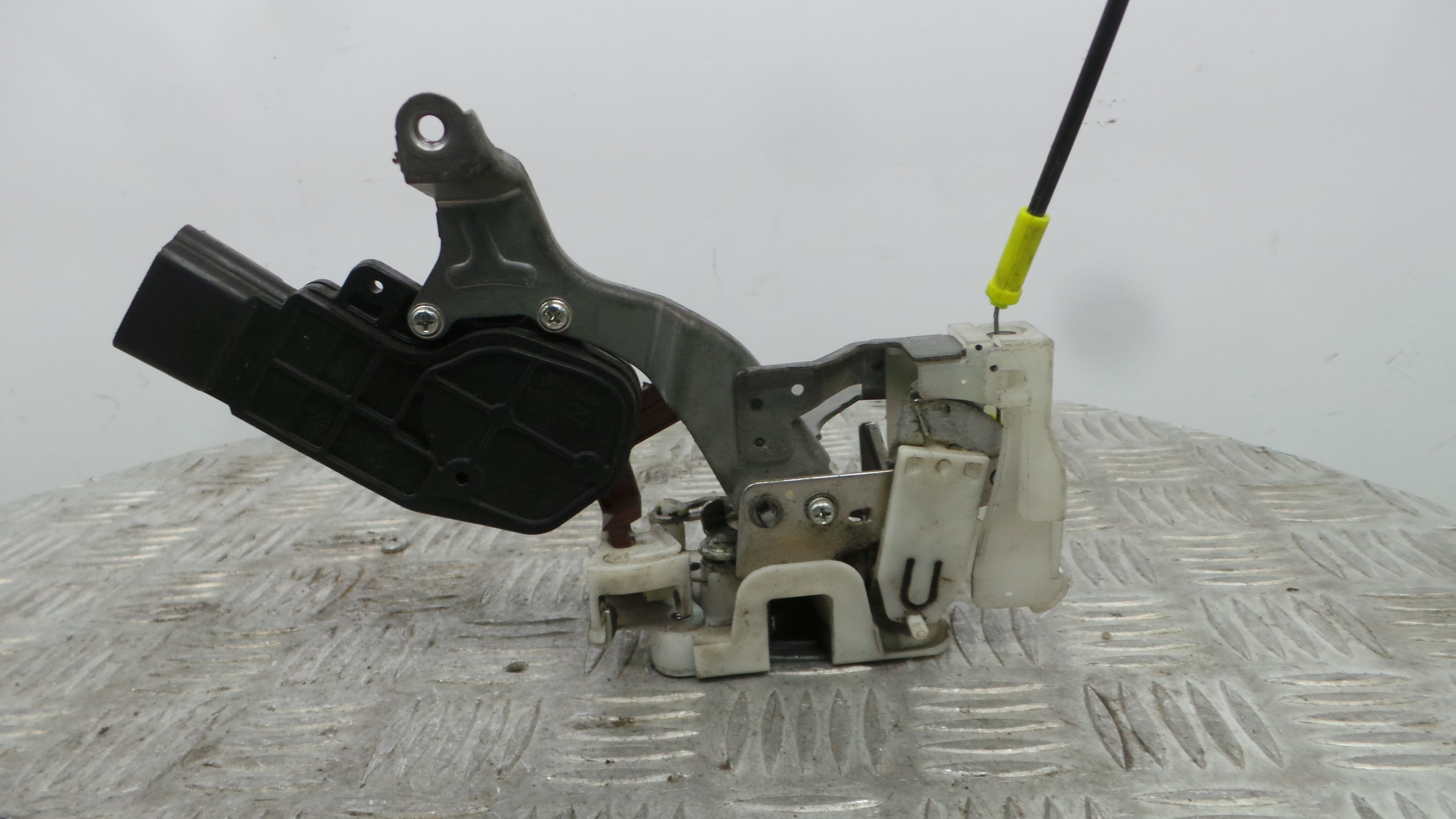 Fecho da Porta Trás Dto 9138G7 - PEUGEOT 107 (PM_, PN_)-36749802 Fecho da Porta Trás Dto 9138G7 - PEUGEOT 107 (PM_, PN_)-36749802