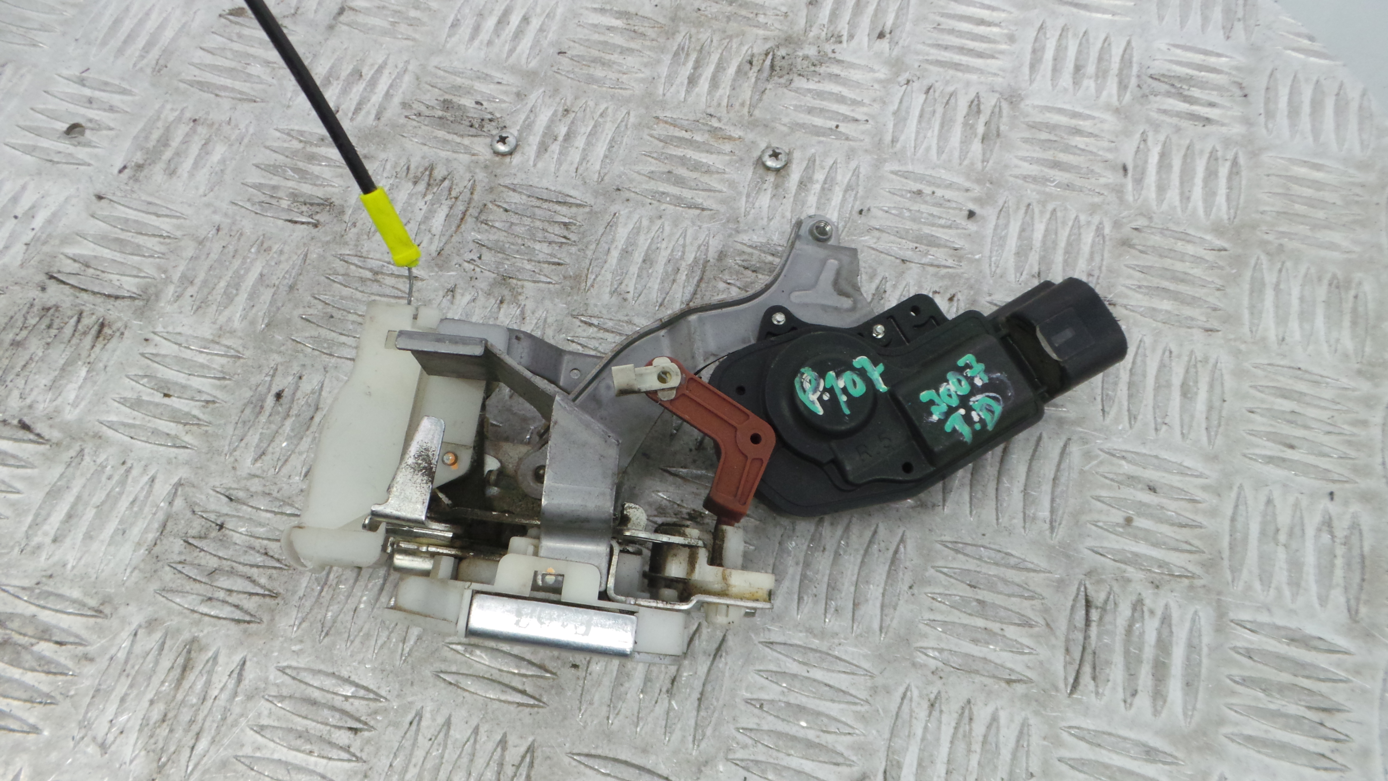 Fecho da Porta Trás Dto 9138G7 - PEUGEOT 107 (PM_, PN_)-36749802