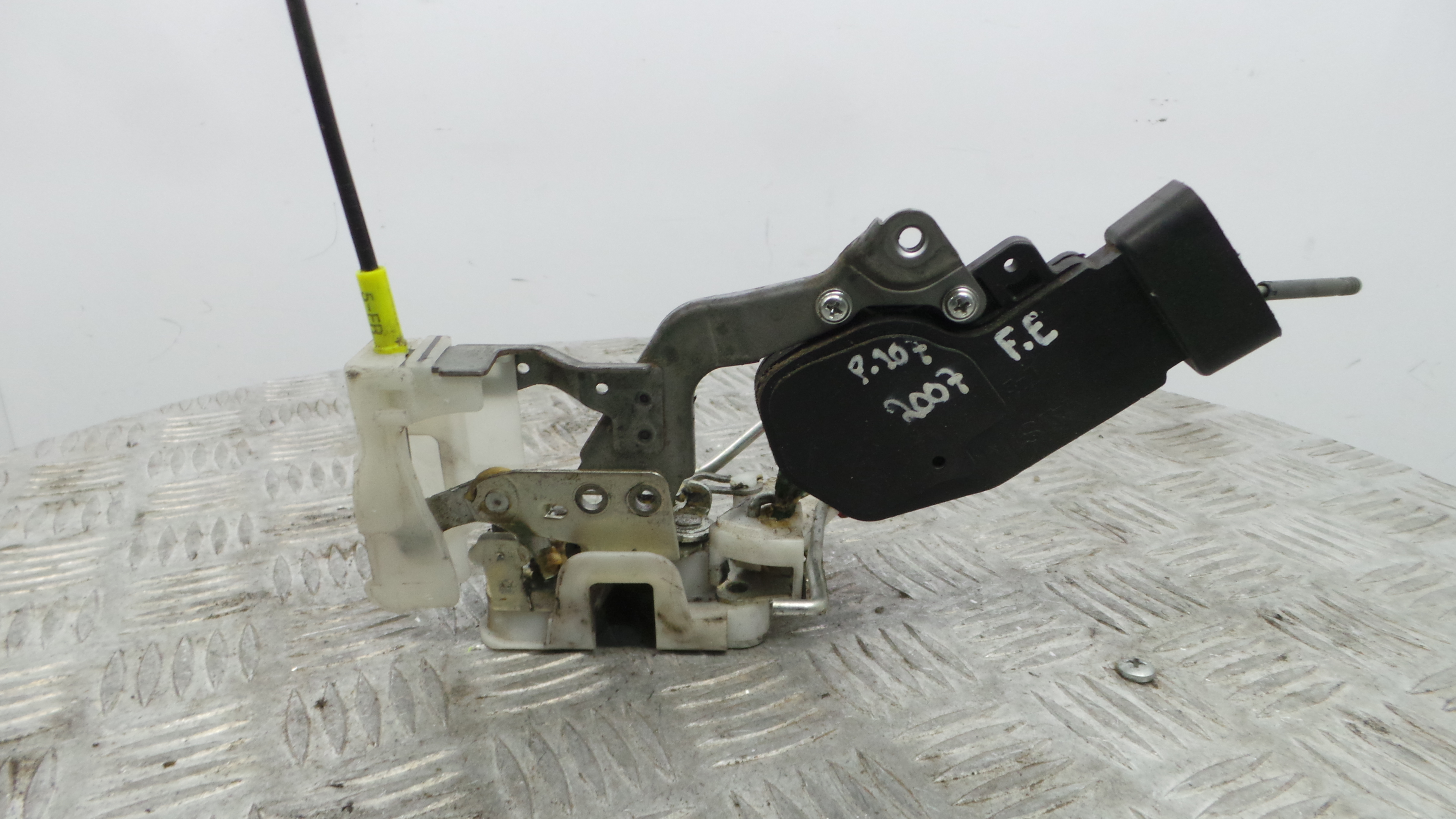 Fecho da Porta Frente Esq 9135T2 - PEUGEOT 107 (PM_, PN_)-36749805