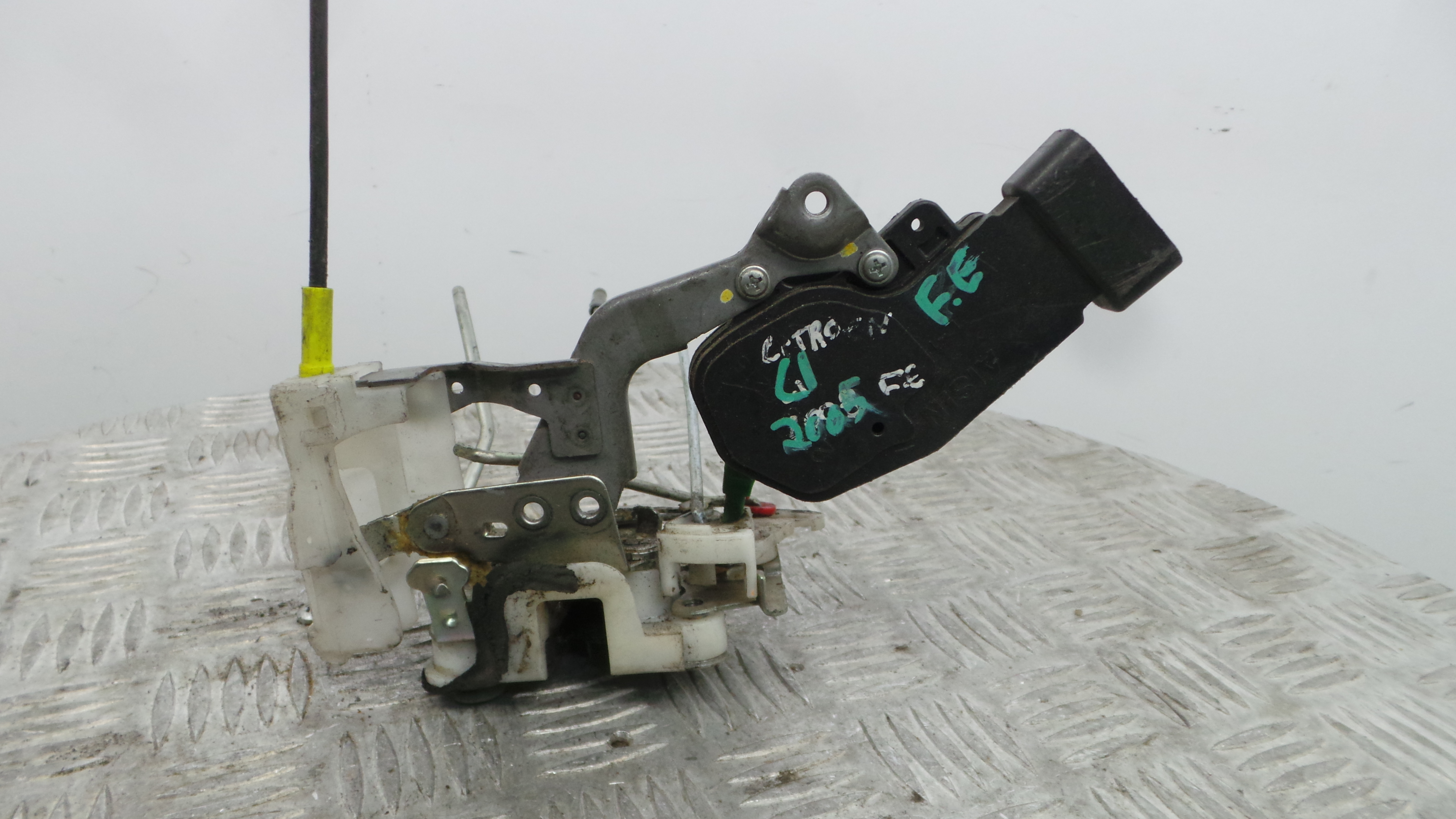 Fecho da Porta Frente Esq 916467 - CITROËN C1 (PM_, PN_)-36750167