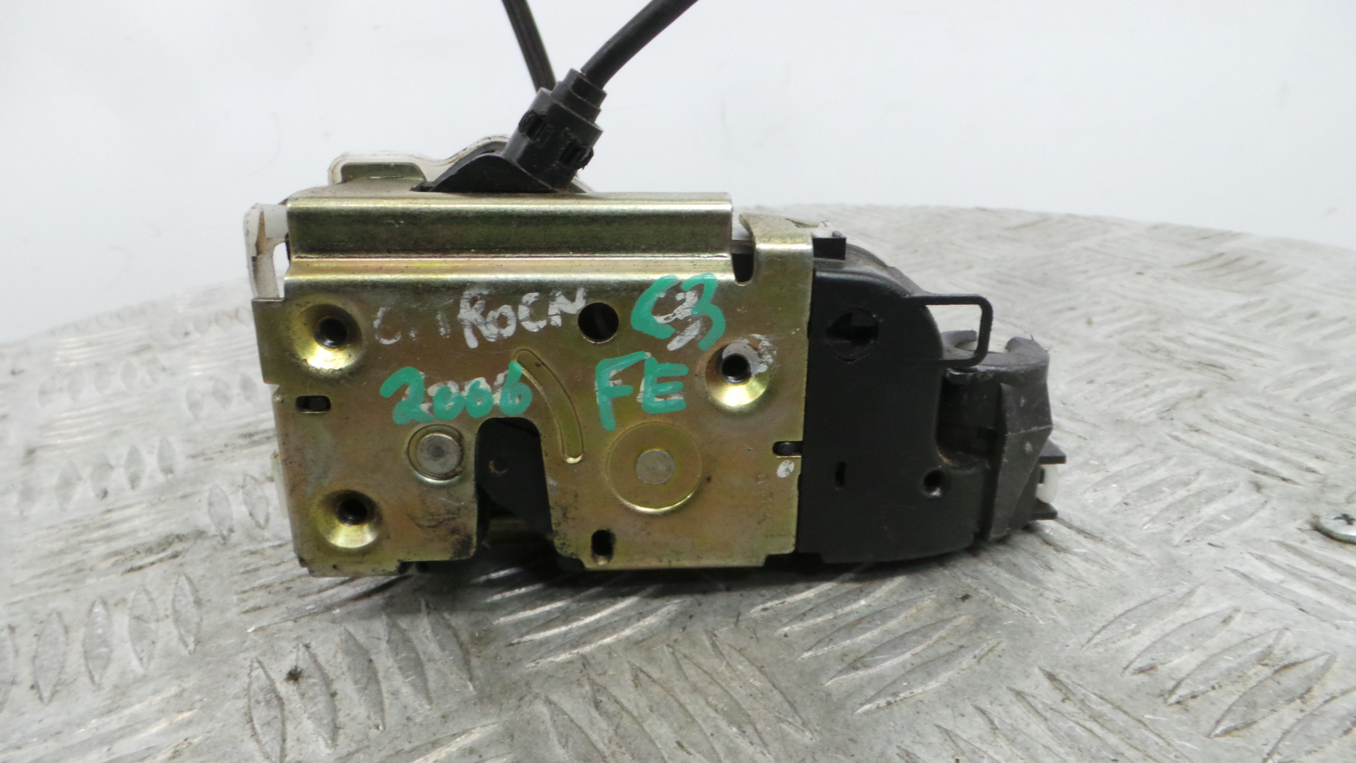 Fecho da Porta Frente Esq 916454 - CITROËN C3 I (FC_, FN_)-36750170