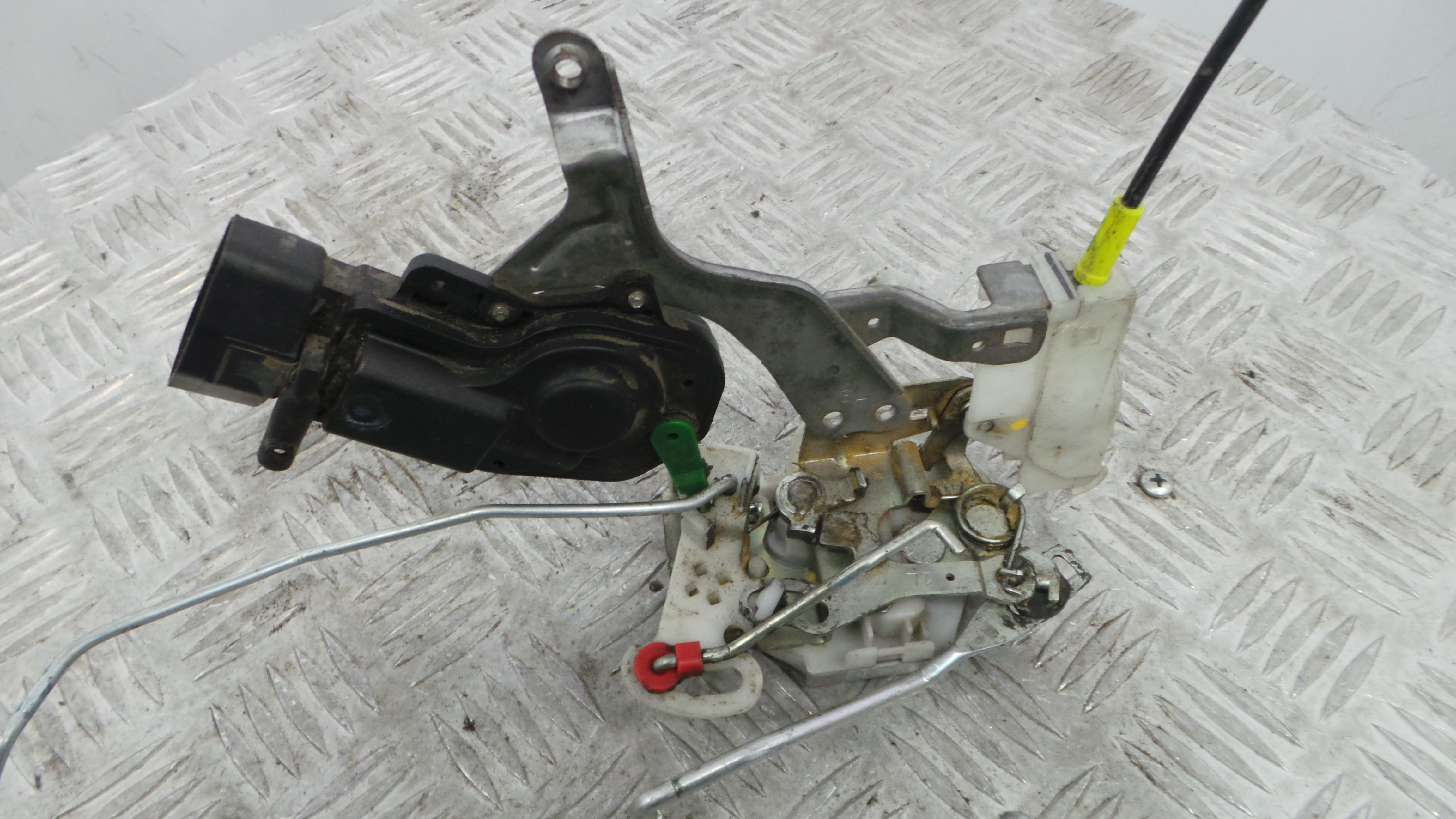 Fecho da Porta Esq 9135T4 - PEUGEOT 107 (PM_, PN_)-36750193