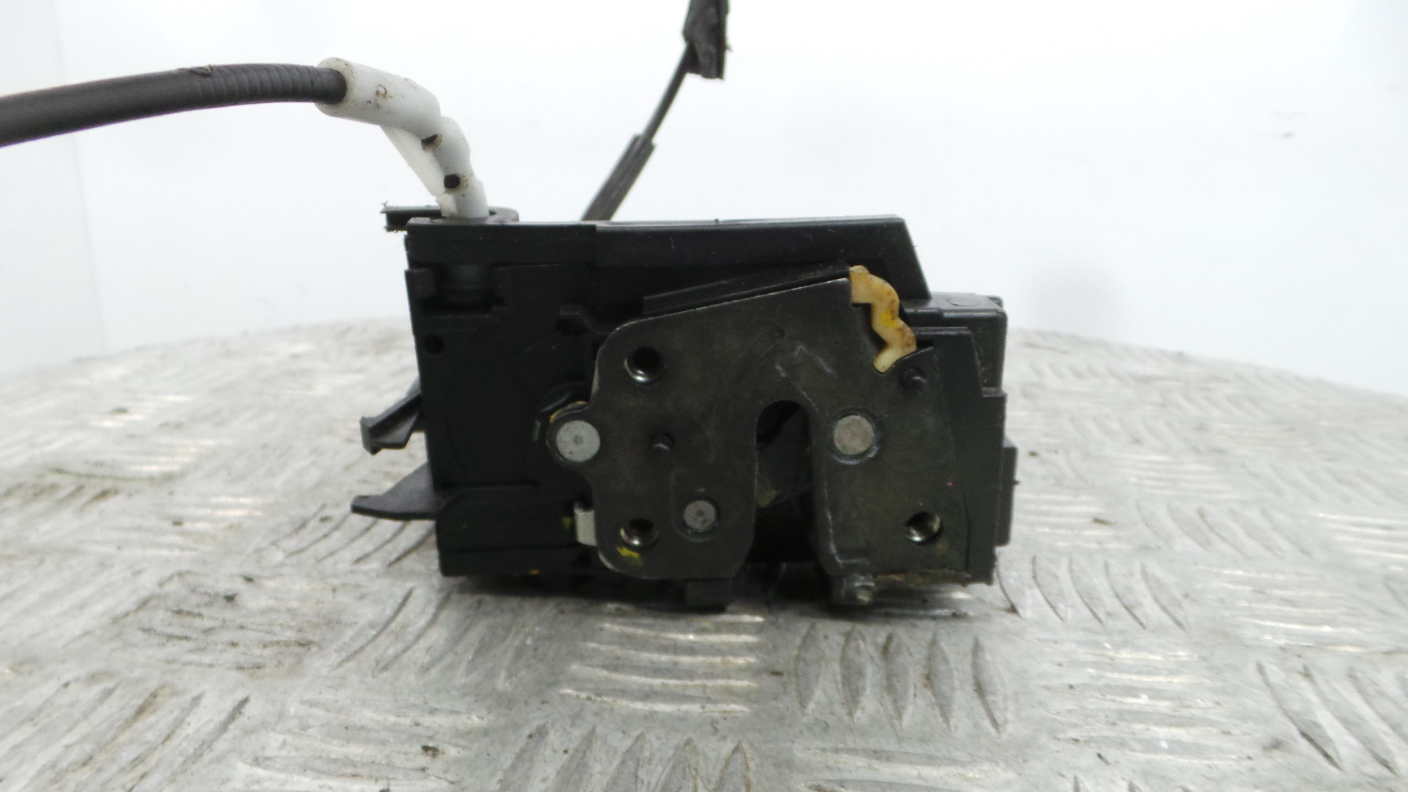 Fecho da Porta Trás Esq 9807954880 - PEUGEOT 308 II (LB_, LP_, LW_, LH_, L3_)-36750387